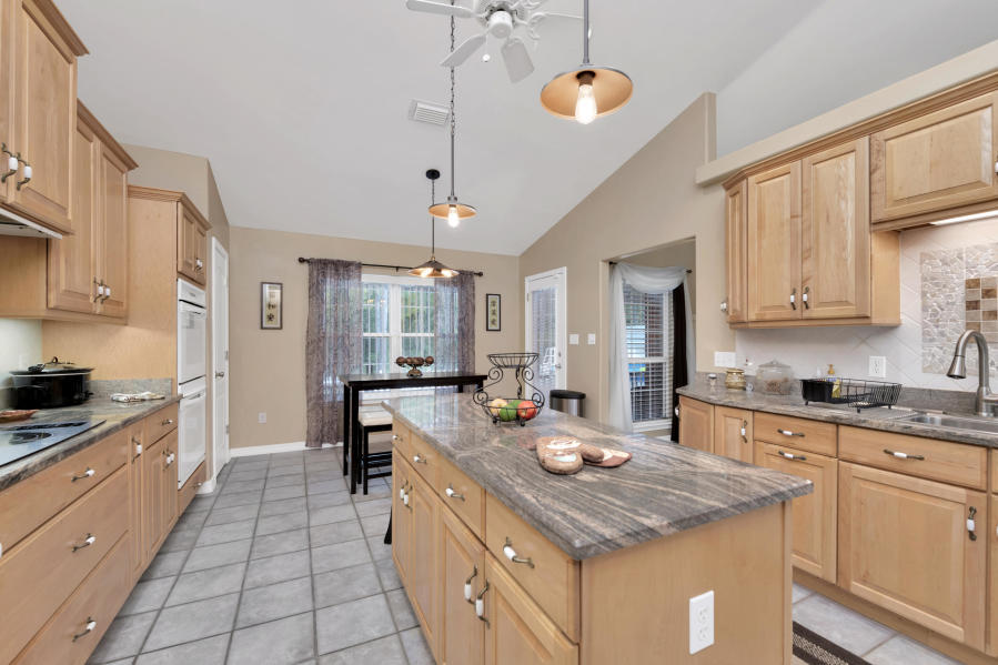 HOLLEY BY THE SEA - Residential