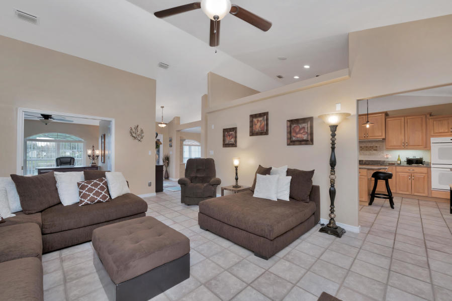 HOLLEY BY THE SEA - Residential