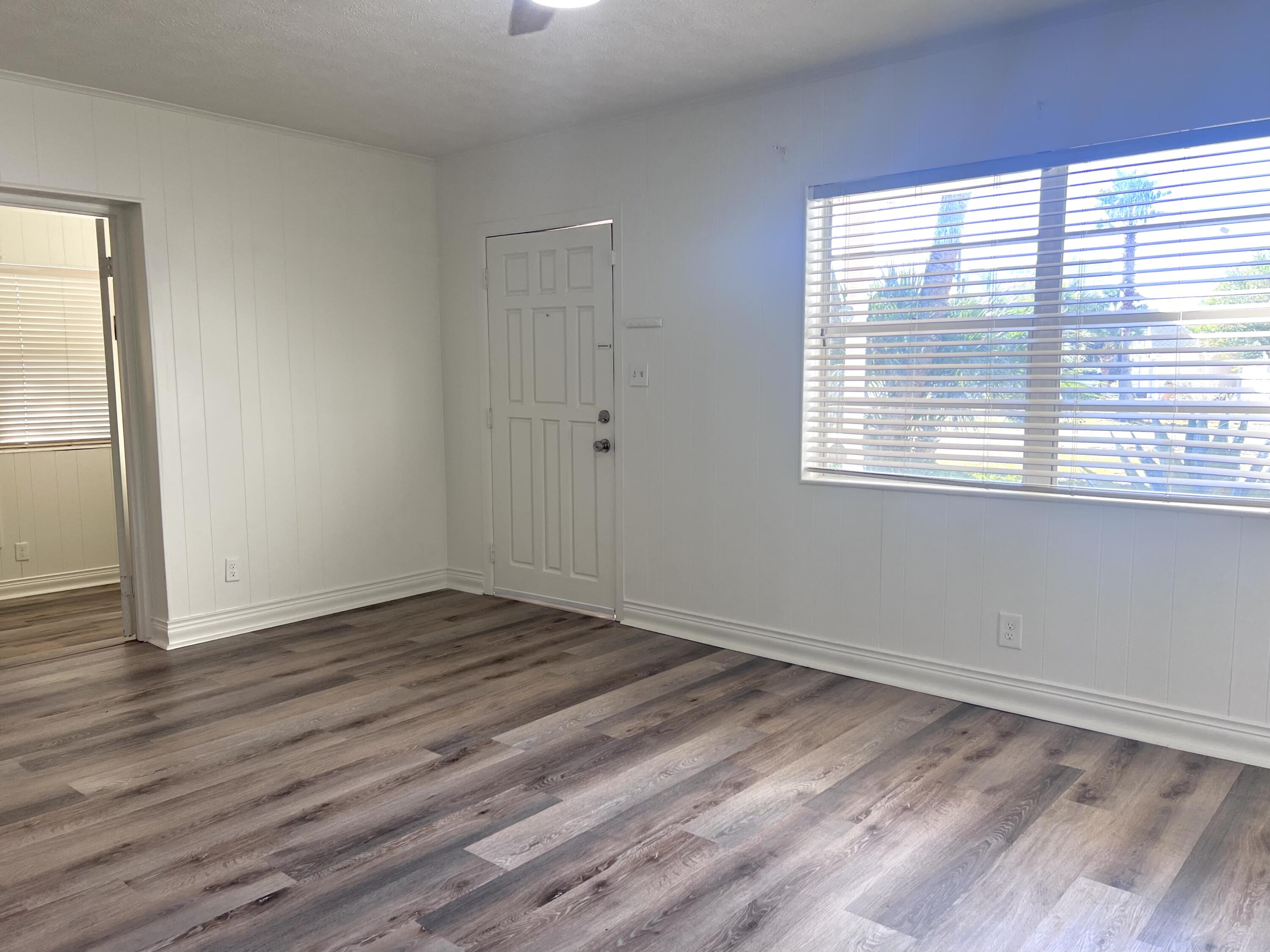 EL CENTRO BEACH - Residential