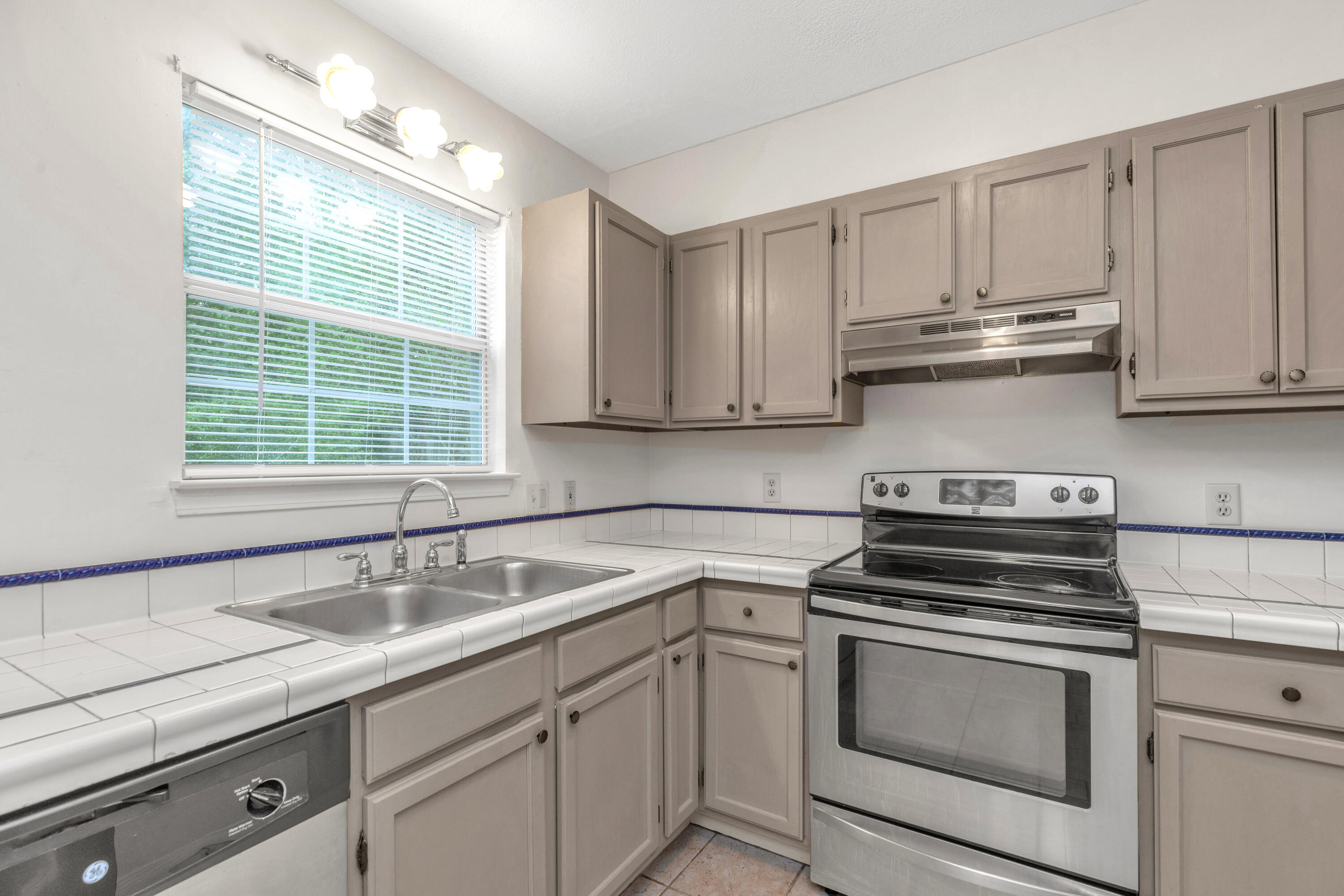 CHARLESTON - Residential