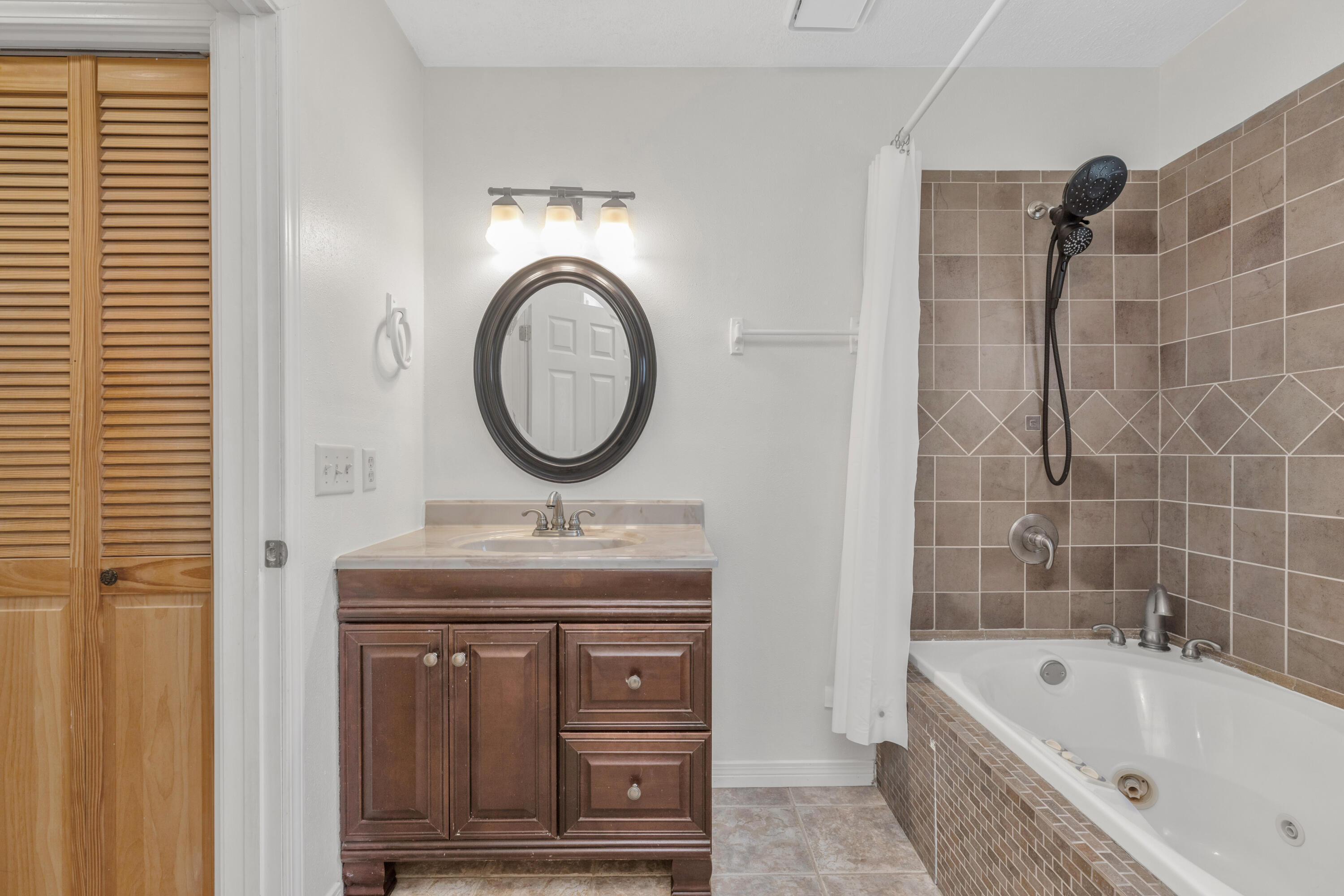 CHARLESTON - Residential