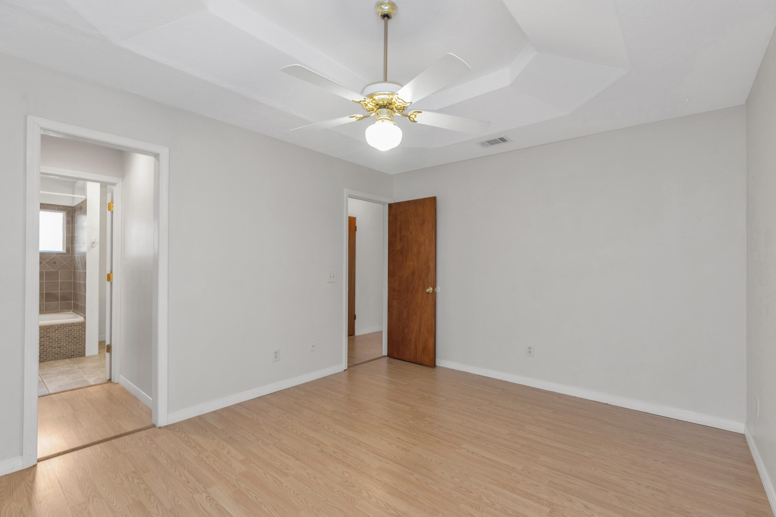 CHARLESTON - Residential