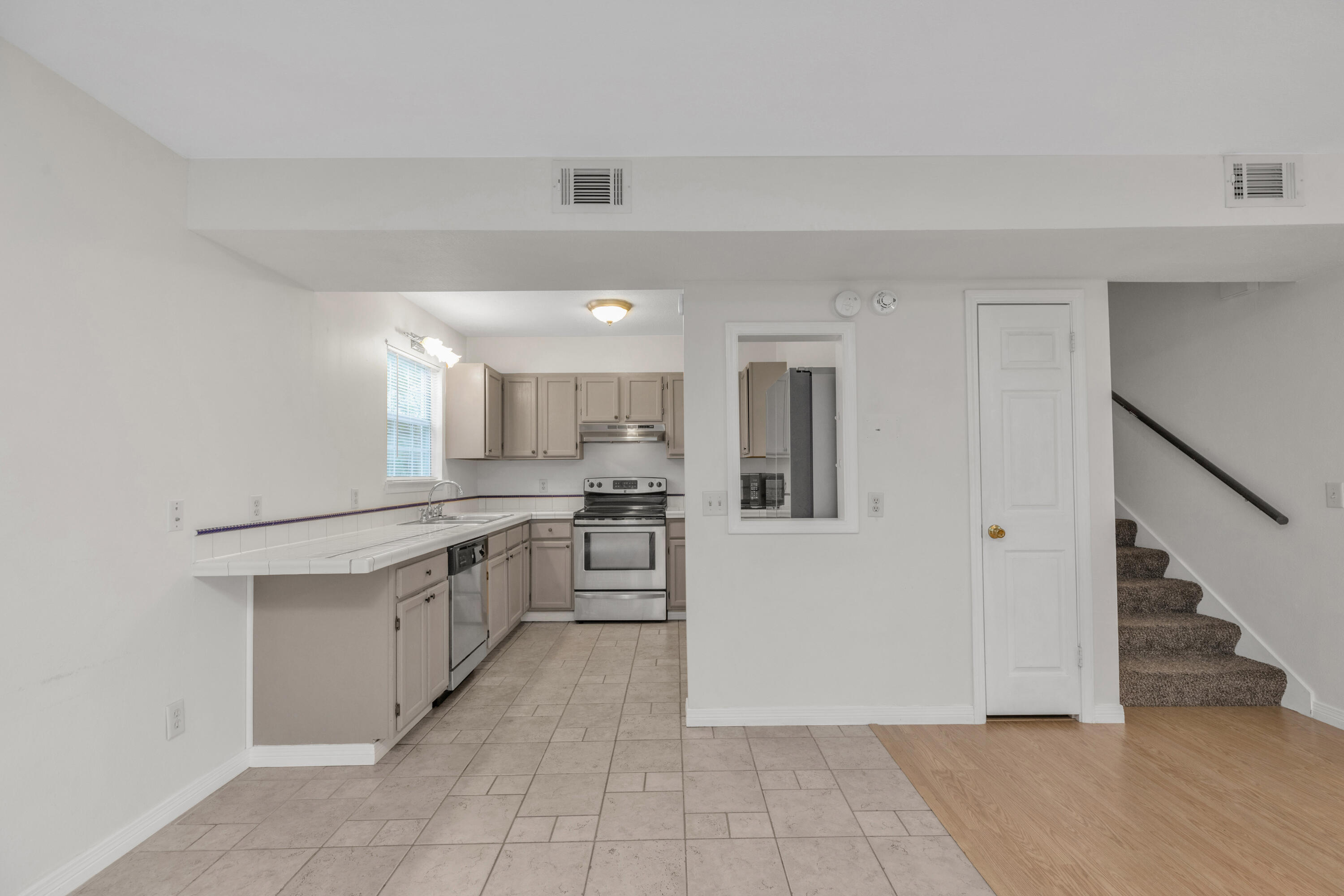 CHARLESTON - Residential