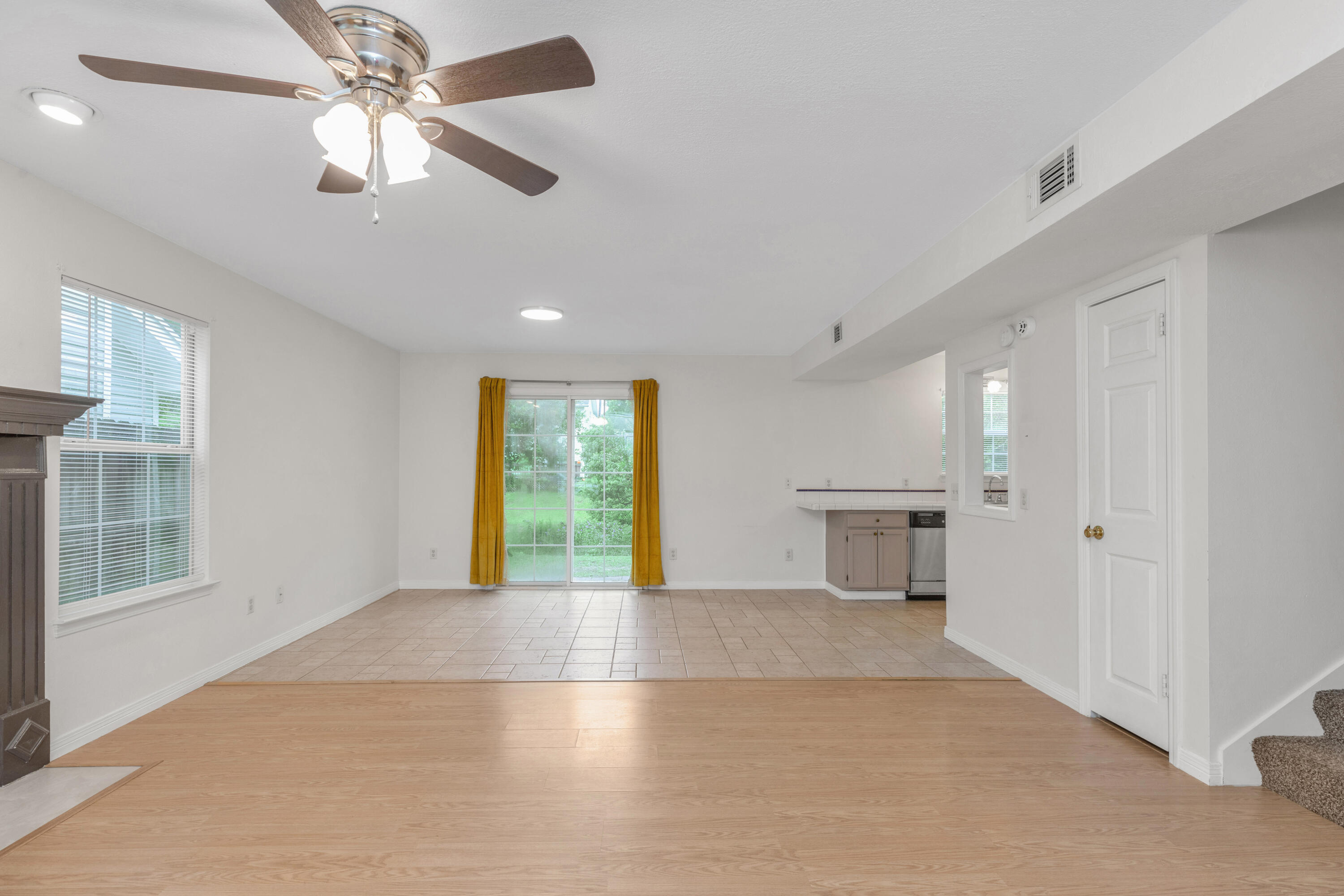 CHARLESTON - Residential