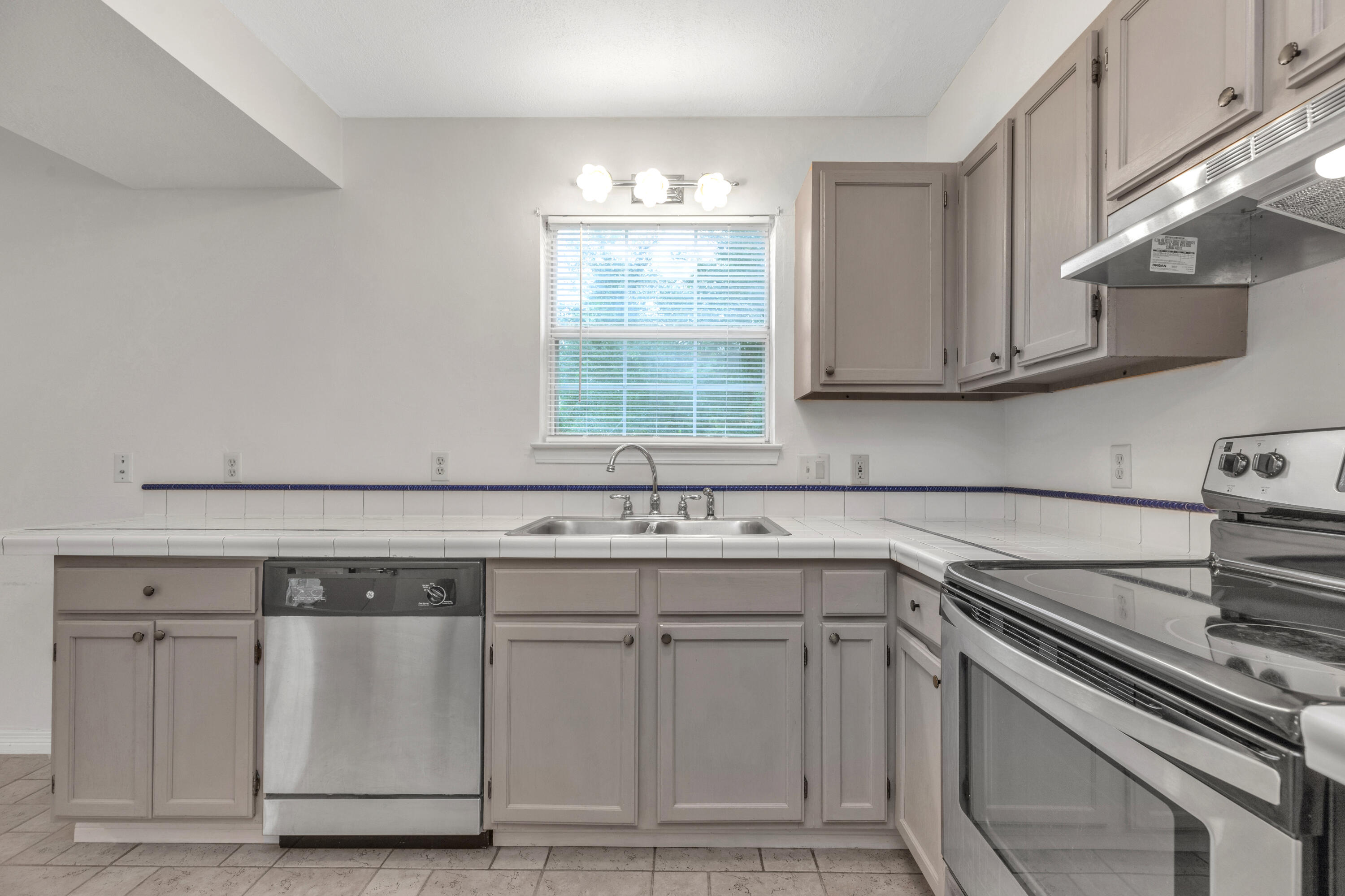 CHARLESTON - Residential