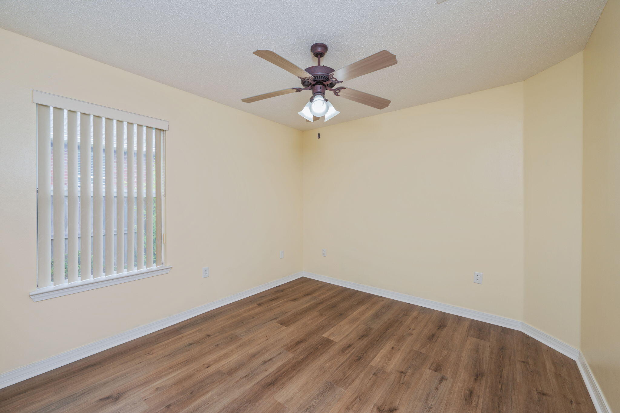 BROOKE ESTATES PH I - Residential