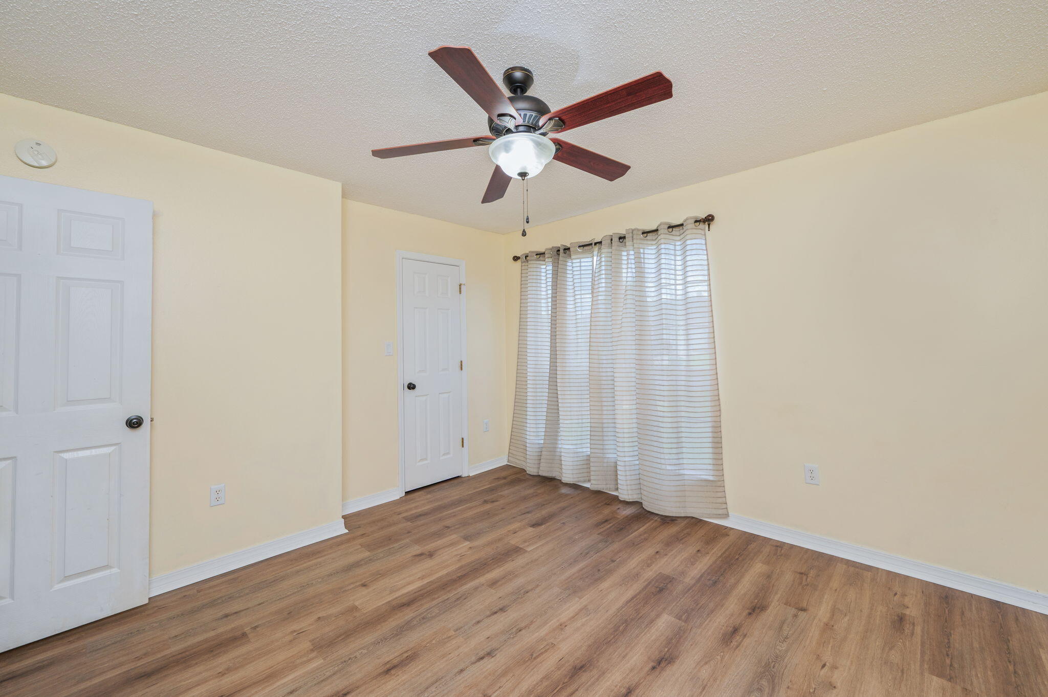 BROOKE ESTATES PH I - Residential