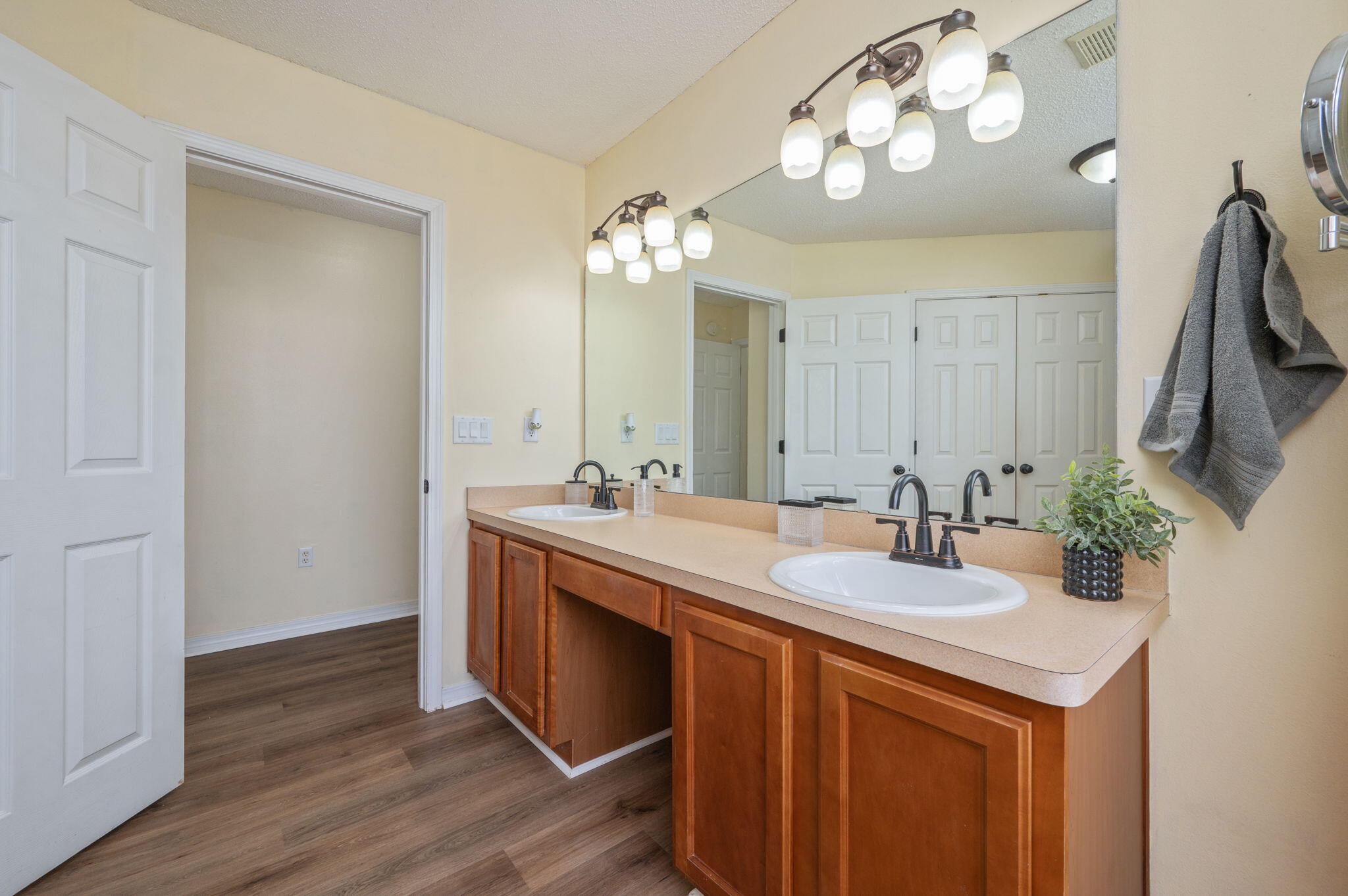 BROOKE ESTATES PH I - Residential