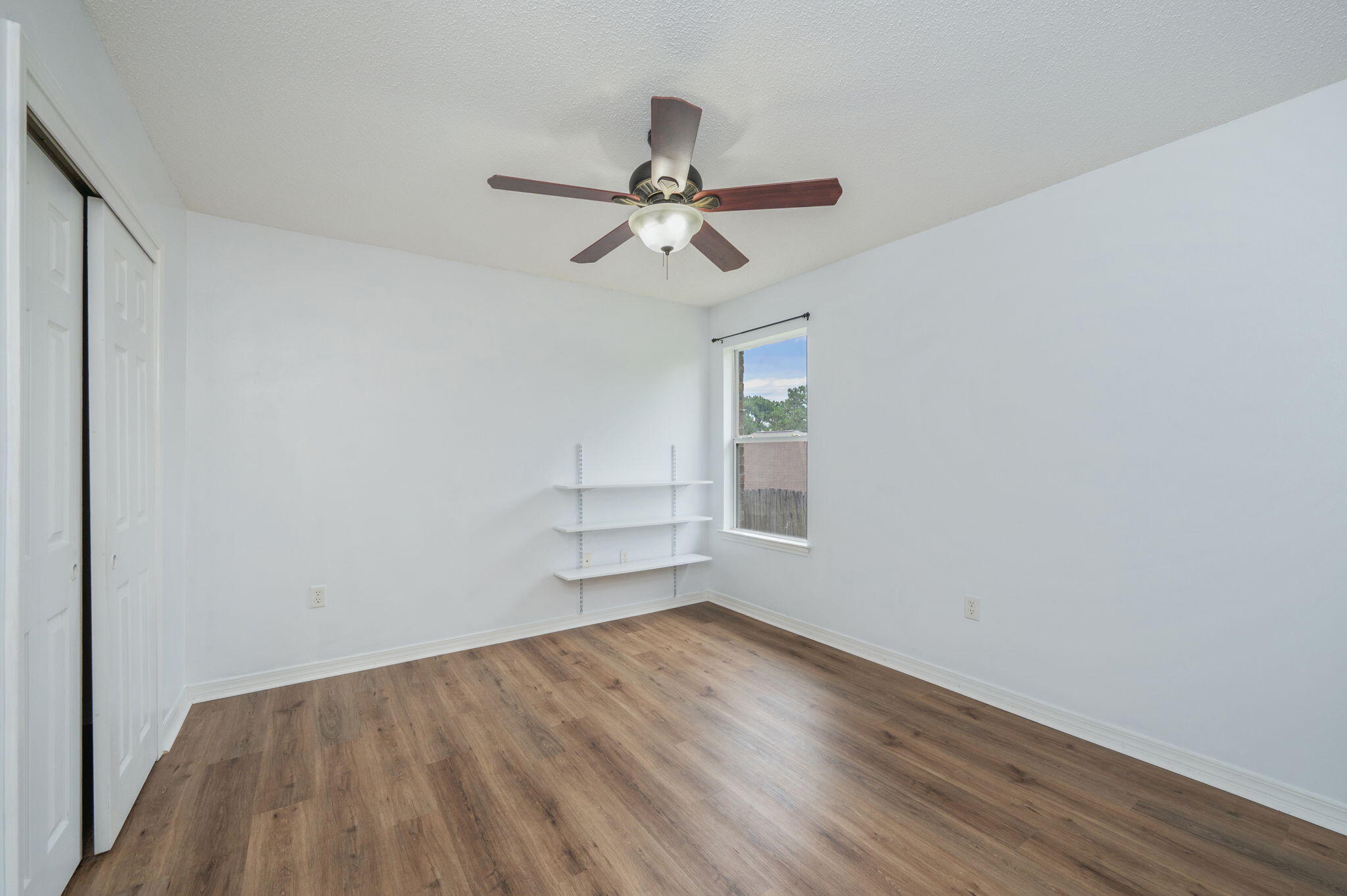 BROOKE ESTATES PH I - Residential