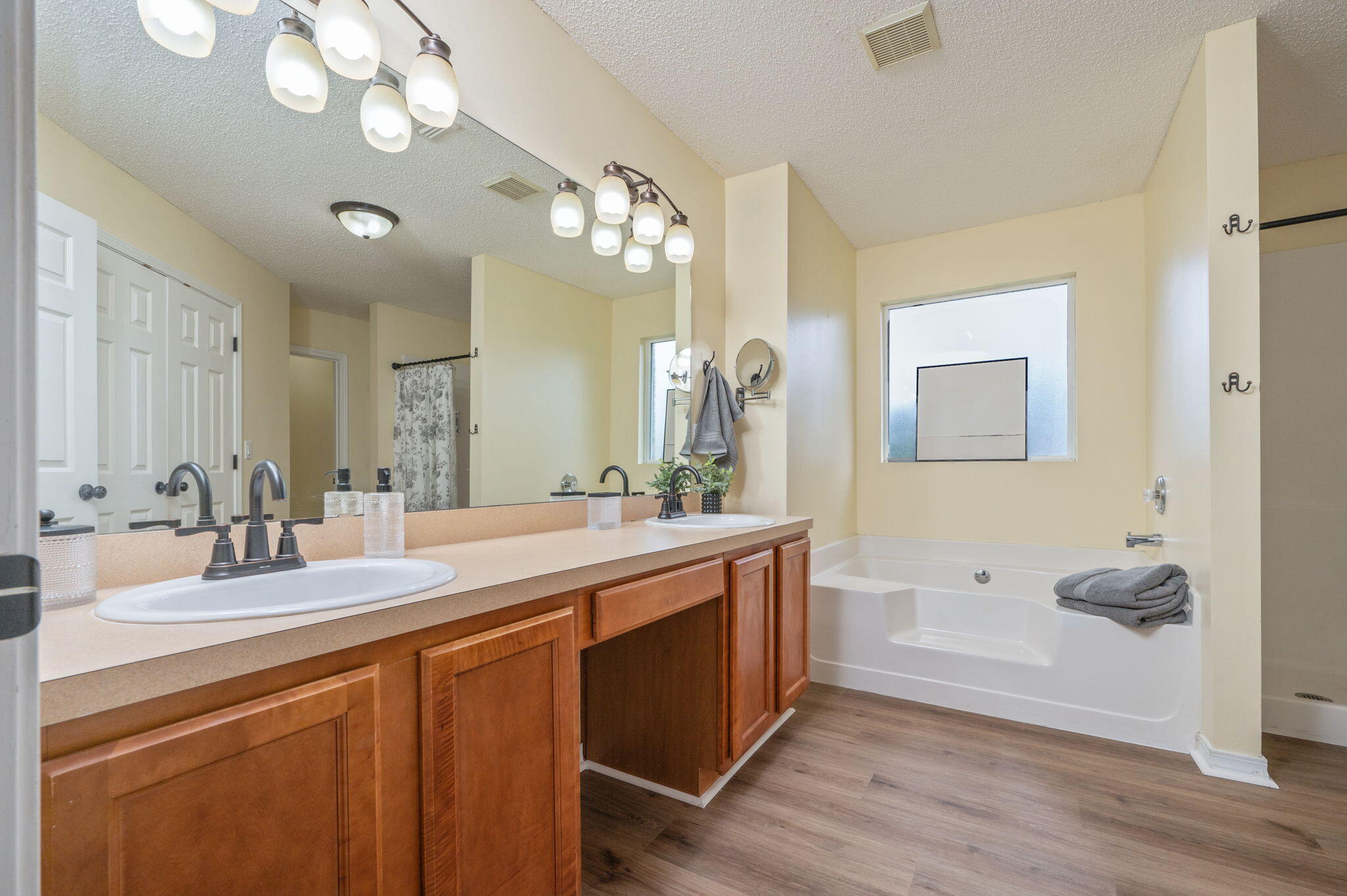 BROOKE ESTATES PH I - Residential