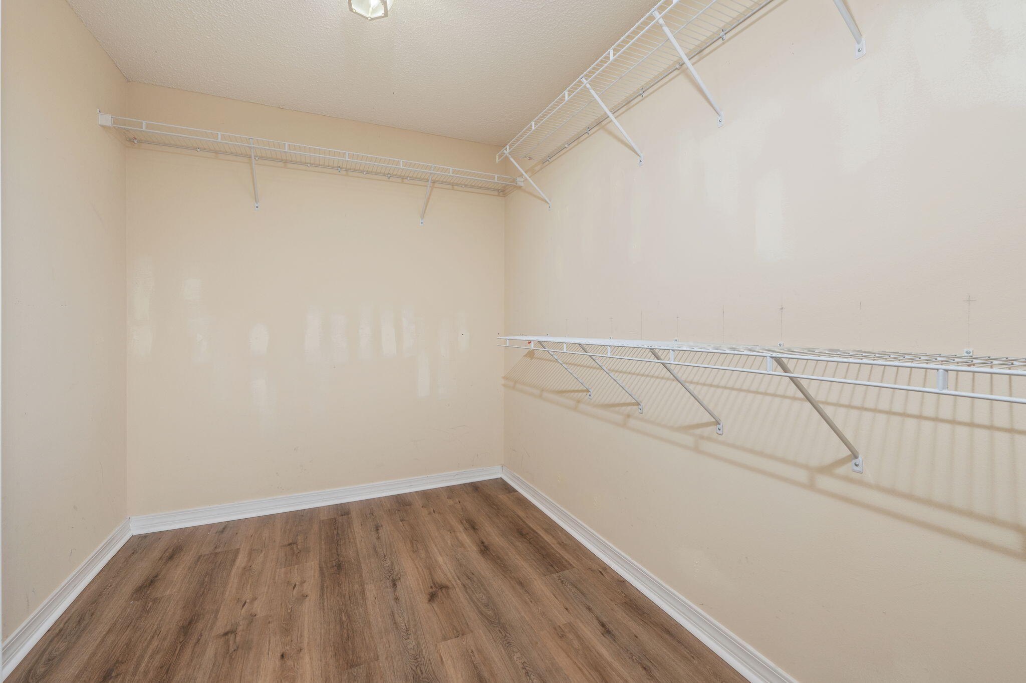 BROOKE ESTATES PH I - Residential