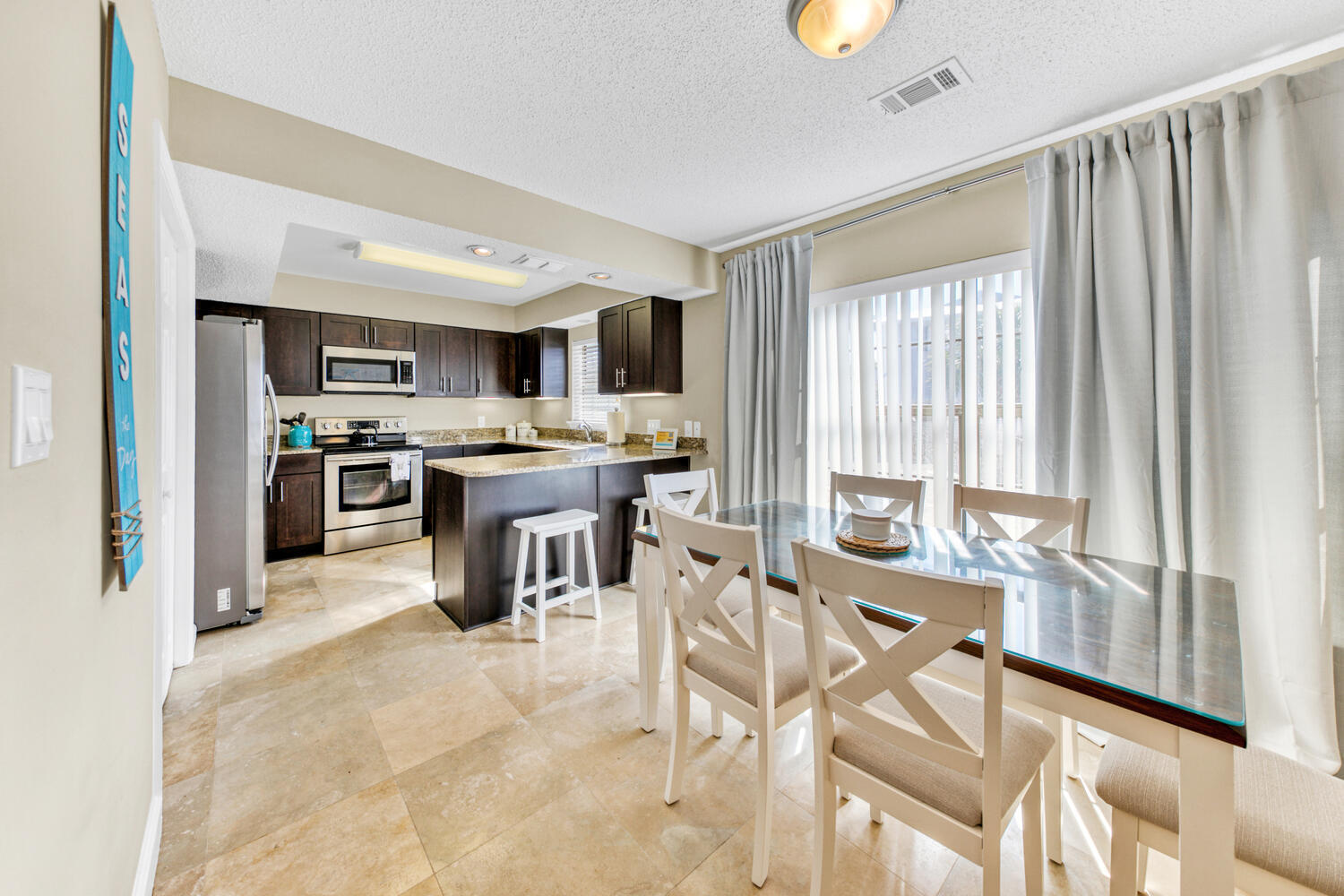 Court Del Mar - Residential
