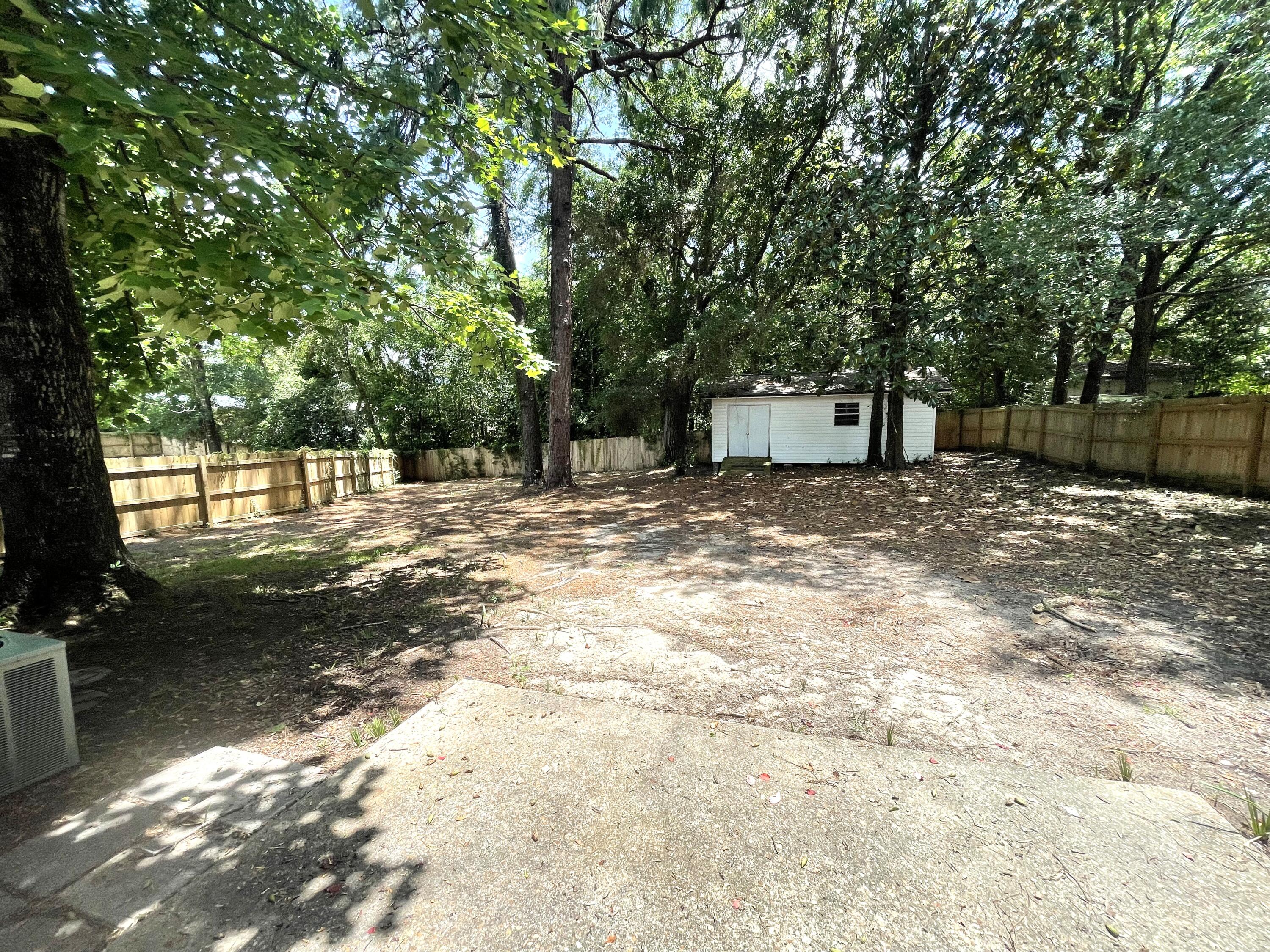 PINE LAKE S/D - Residential Lease