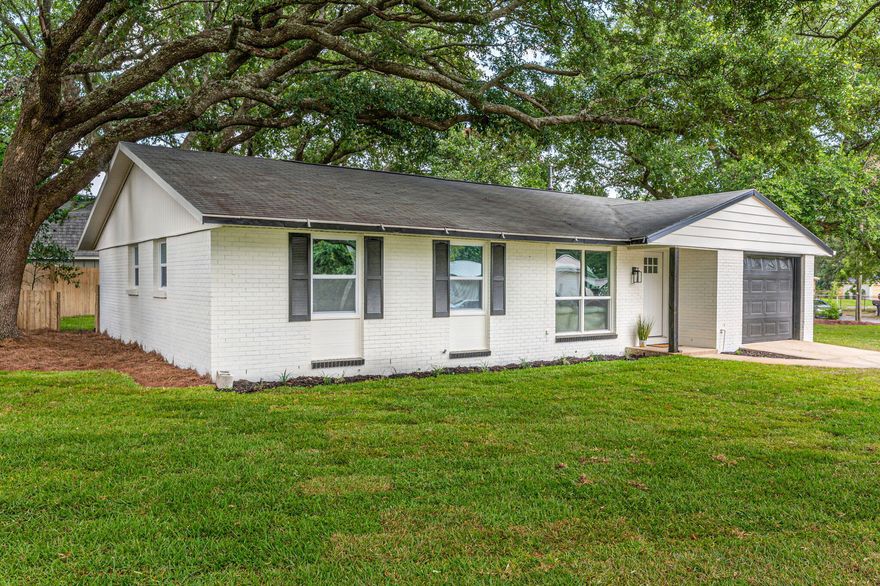 Reduced price for a quick sale!! Welcome to this beautifully remodeled 3-bed, 2-bath home in the desirable Fort Walton Beach area. This home has been meticulously updated, offering modern comforts and stylish finishes throughout. Conveniently located near base, schools, parks, shopping, and dining, this home offers the best of Fort Walton Beach living. Don't miss the opportunity to own this turnkey home that blends modern upgrades with a prime location. Remodel Includes beautifully tiled showers, craftsman style trim, LED lighting, NEW AC, and NEW kitchen cabinets with QUARTZ countertops. Plenty of parking for boats and even an RV.