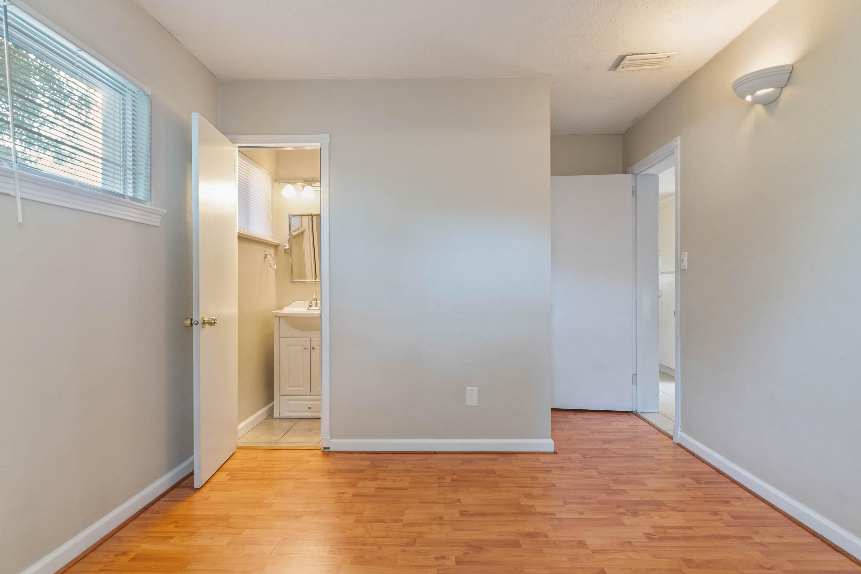 ELLIOTTS POINT 7TH ADDN - Residential