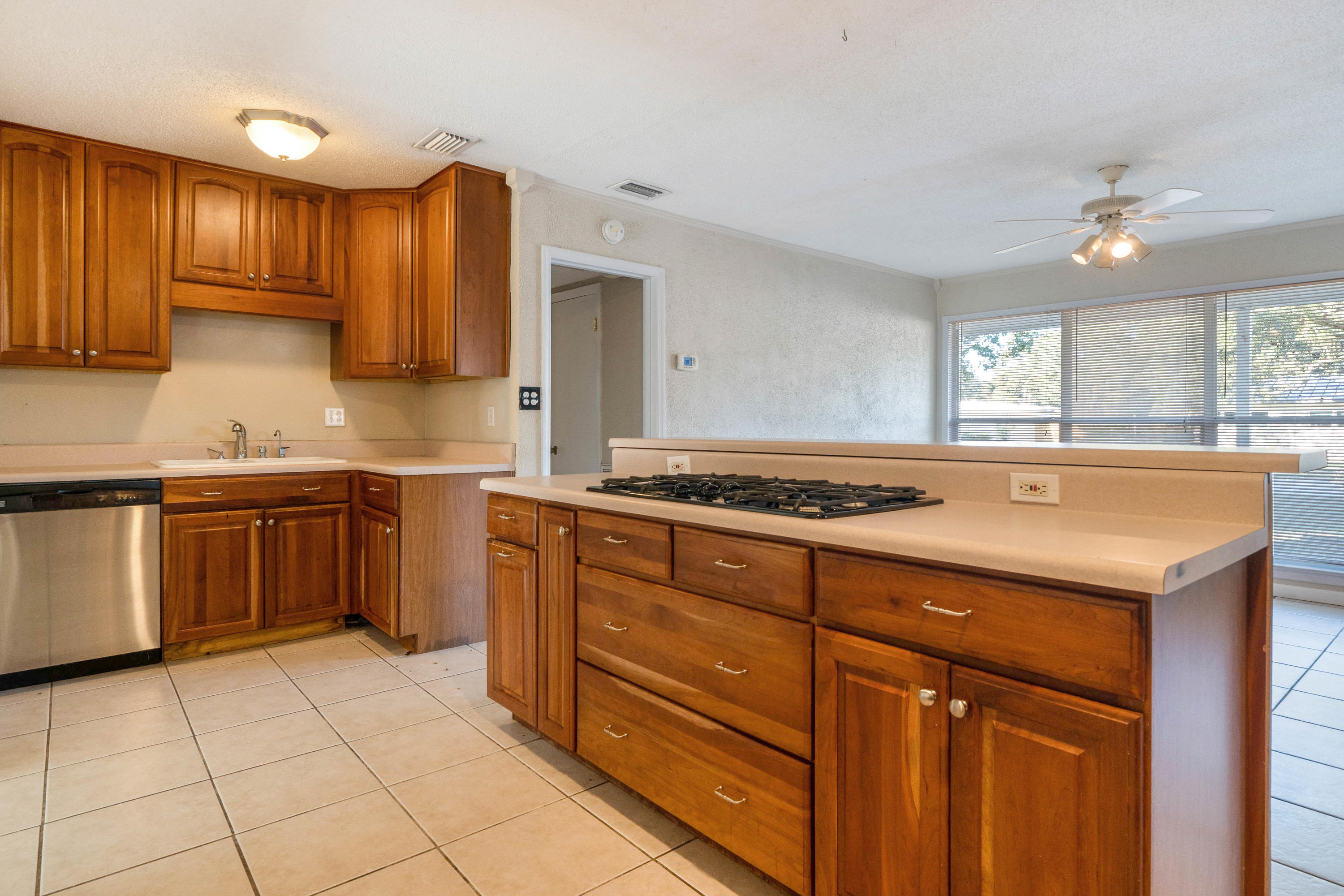 ELLIOTTS POINT 7TH ADDN - Residential