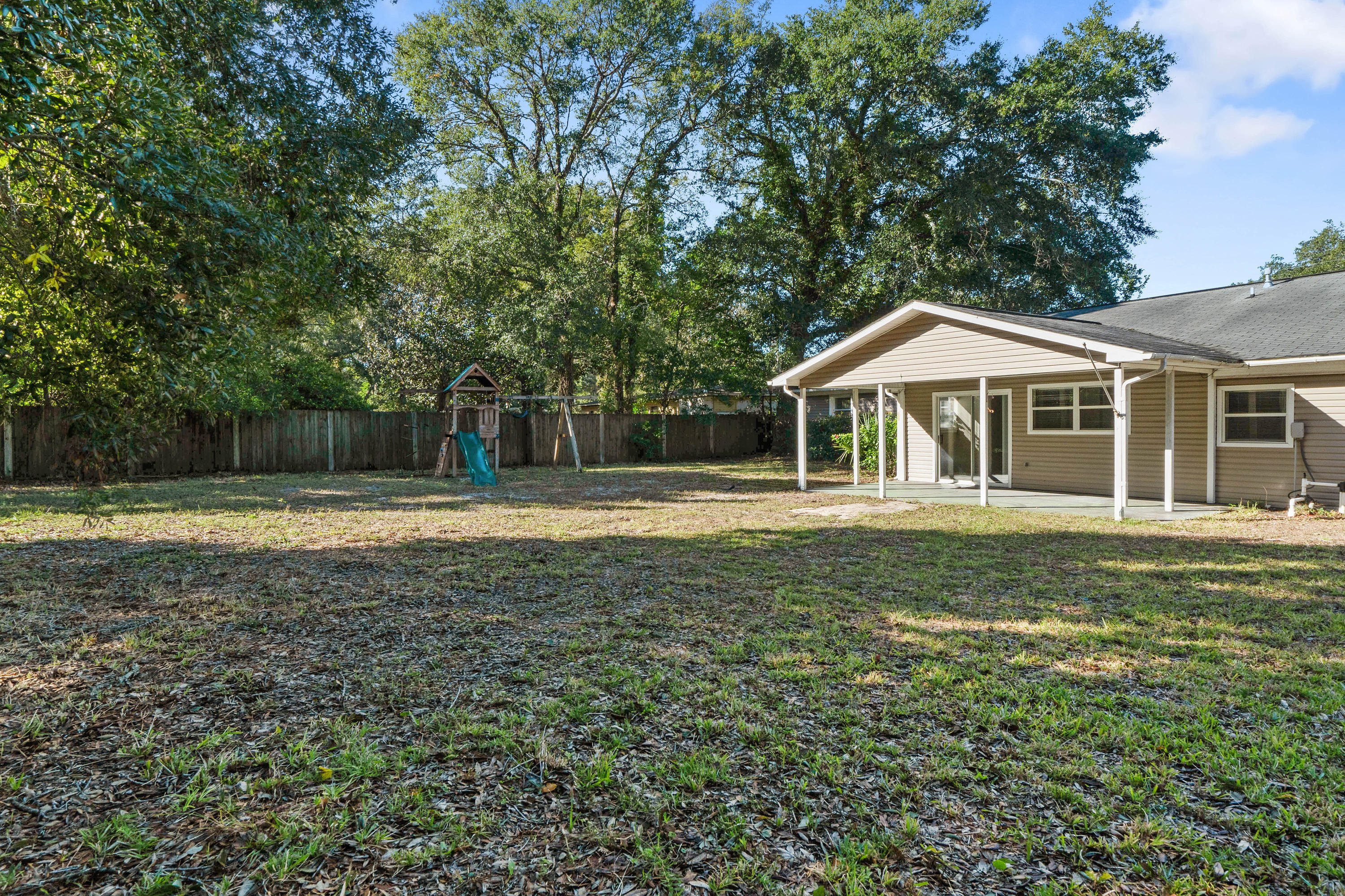 ELLIOTTS POINT 7TH ADDN - Residential