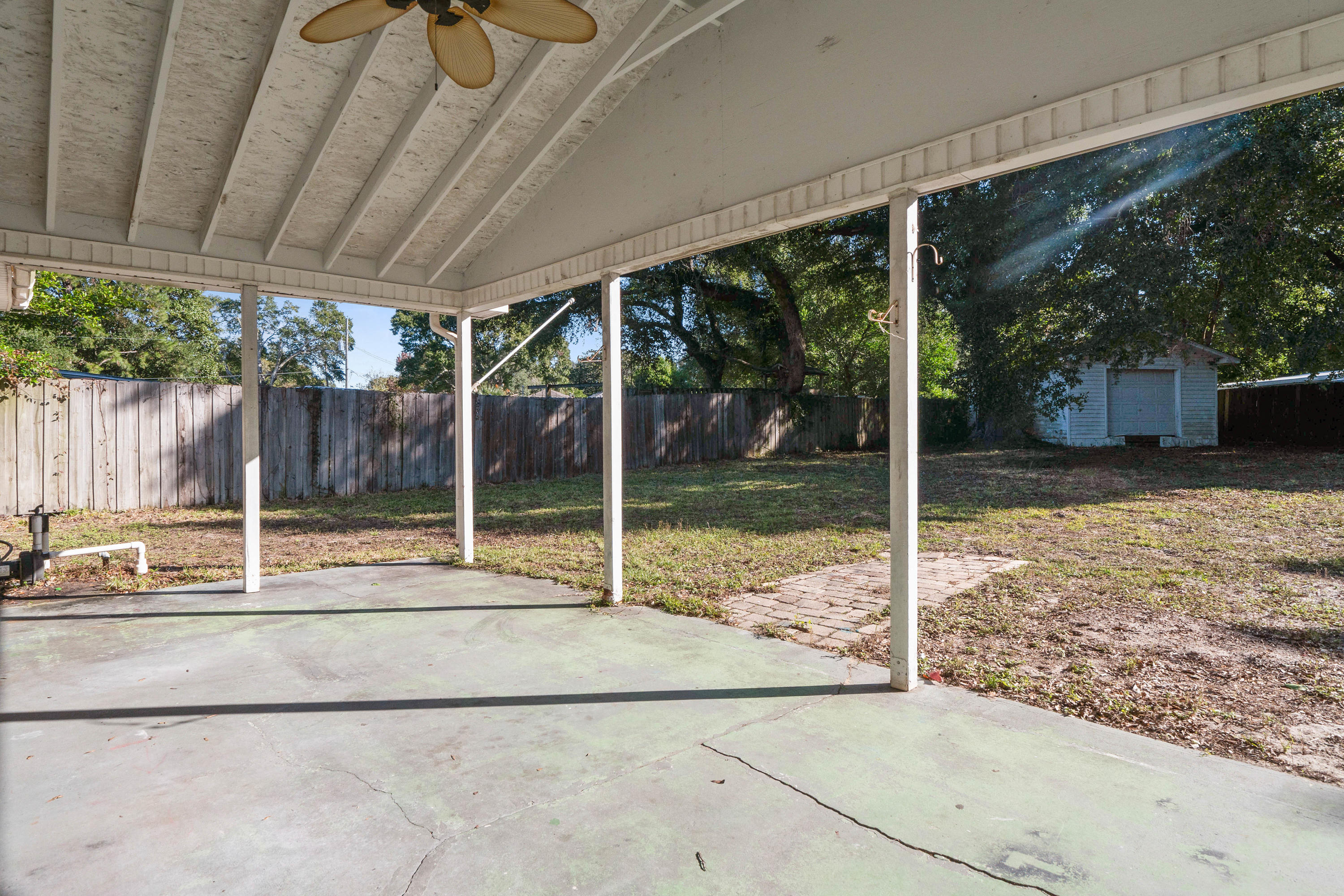 ELLIOTTS POINT 7TH ADDN - Residential