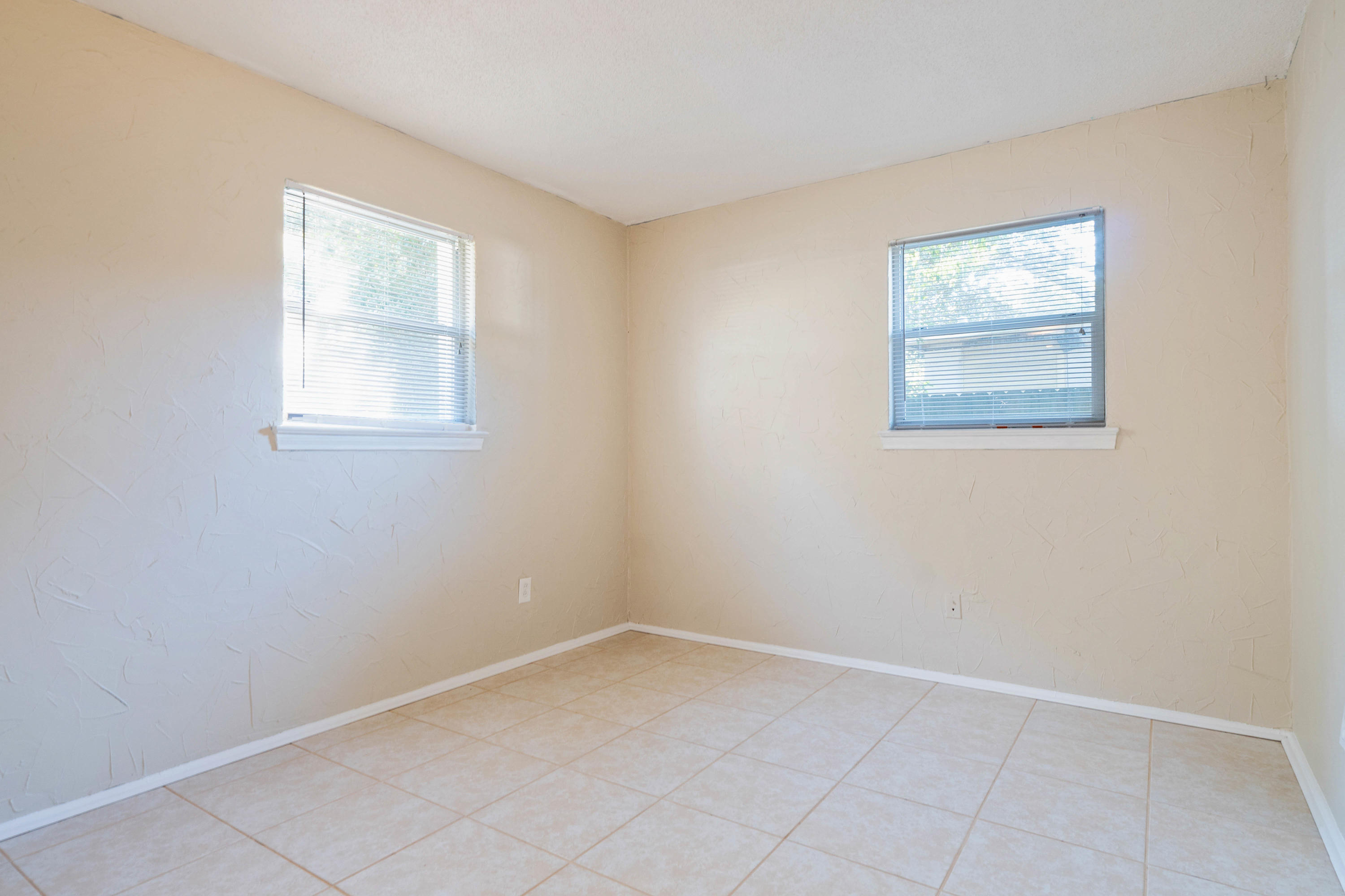 ELLIOTTS POINT 7TH ADDN - Residential