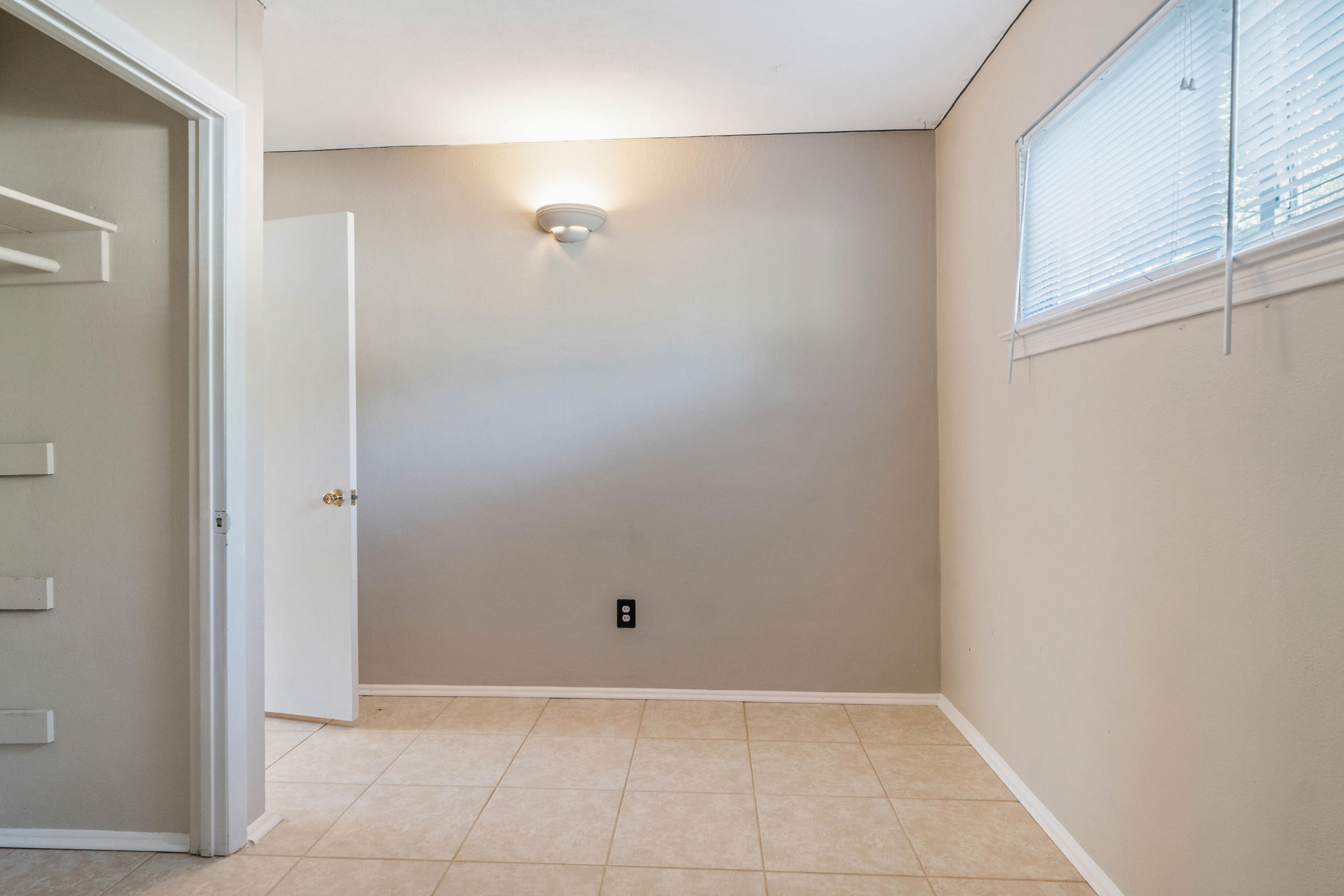 ELLIOTTS POINT 7TH ADDN - Residential