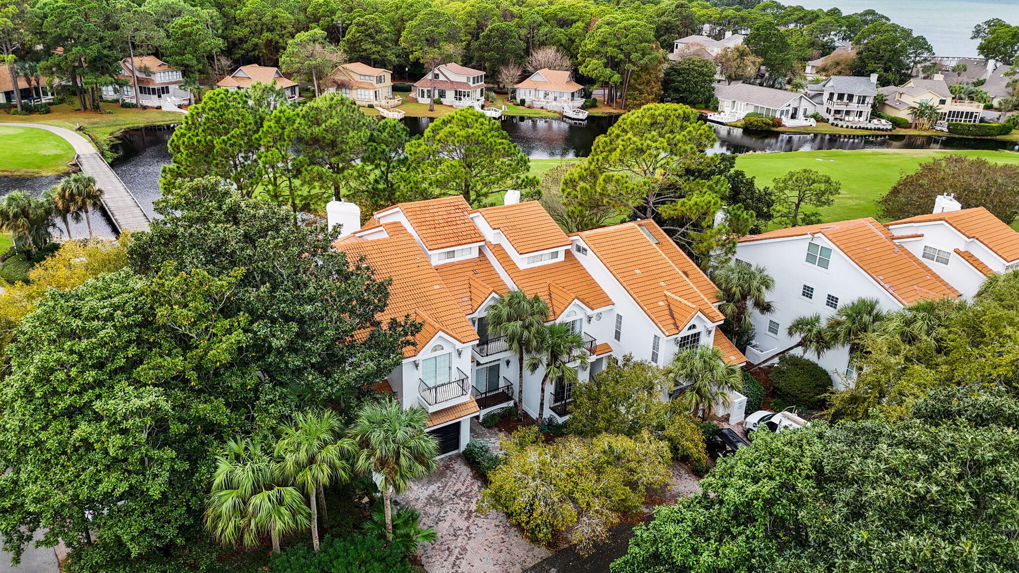 VANTAGE POINTE - Residential