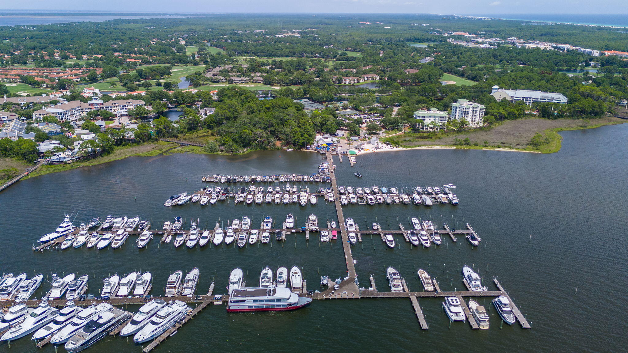 VANTAGE POINTE - Residential