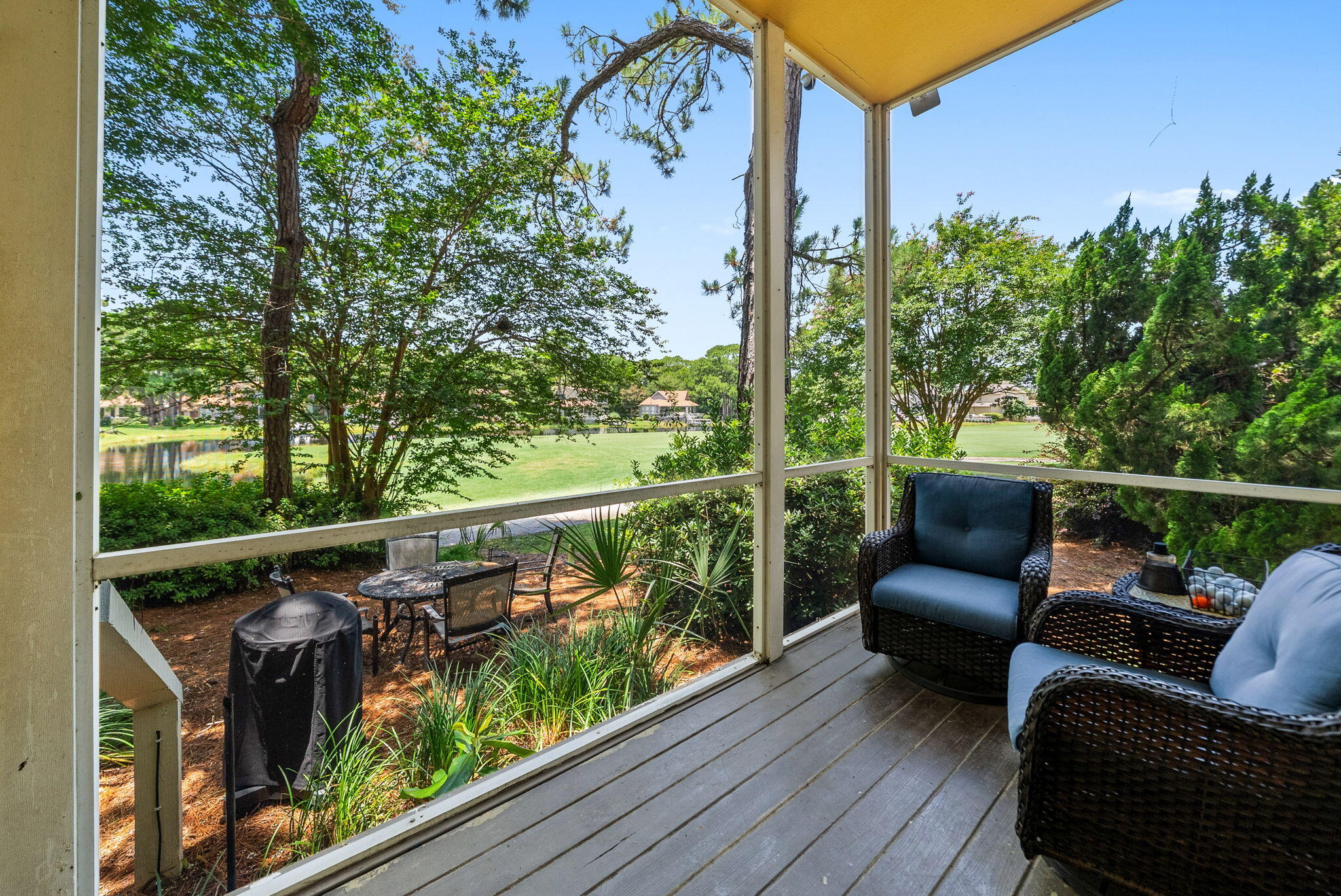 VANTAGE POINTE - Residential