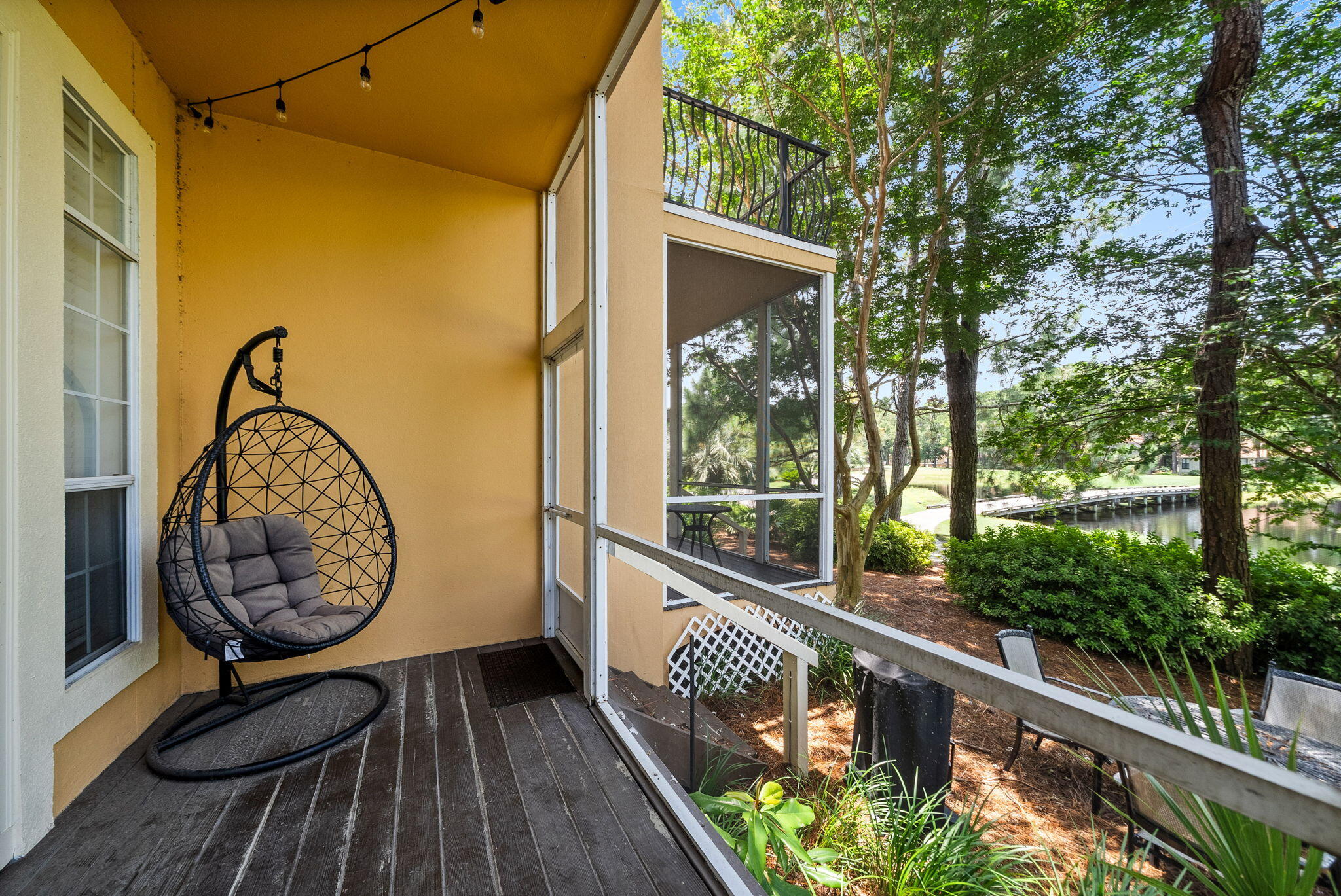VANTAGE POINTE - Residential