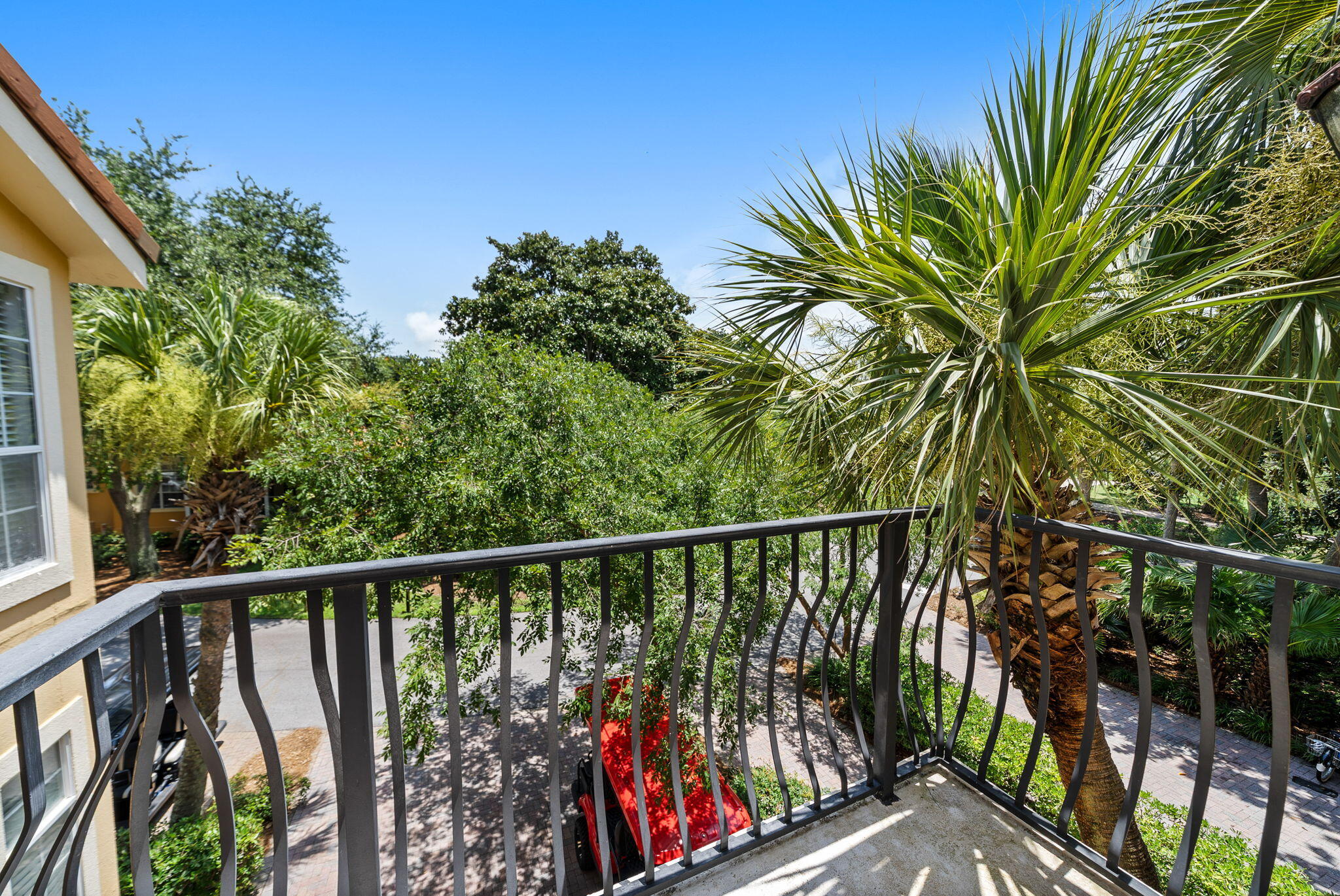 VANTAGE POINTE - Residential