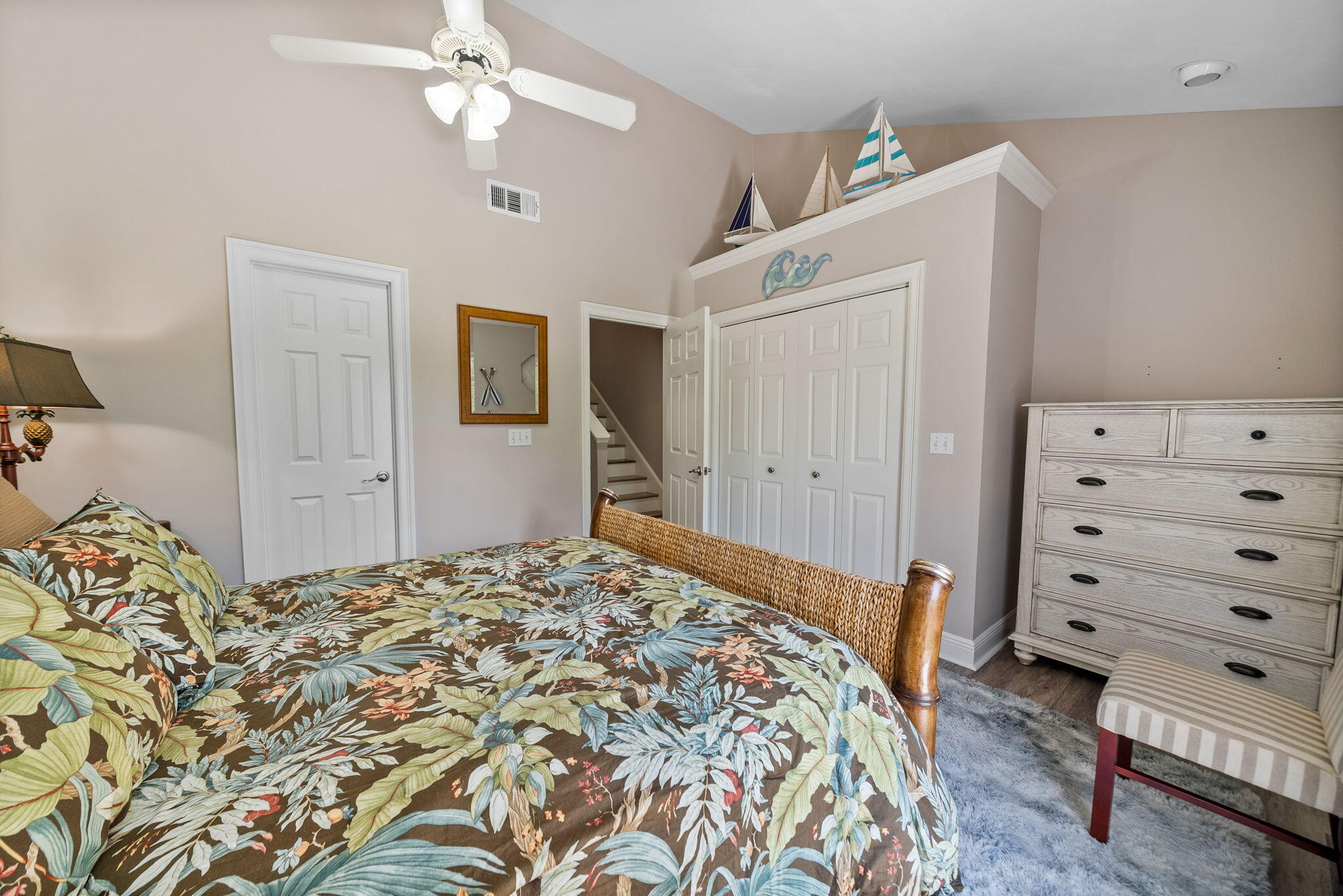 VANTAGE POINTE - Residential