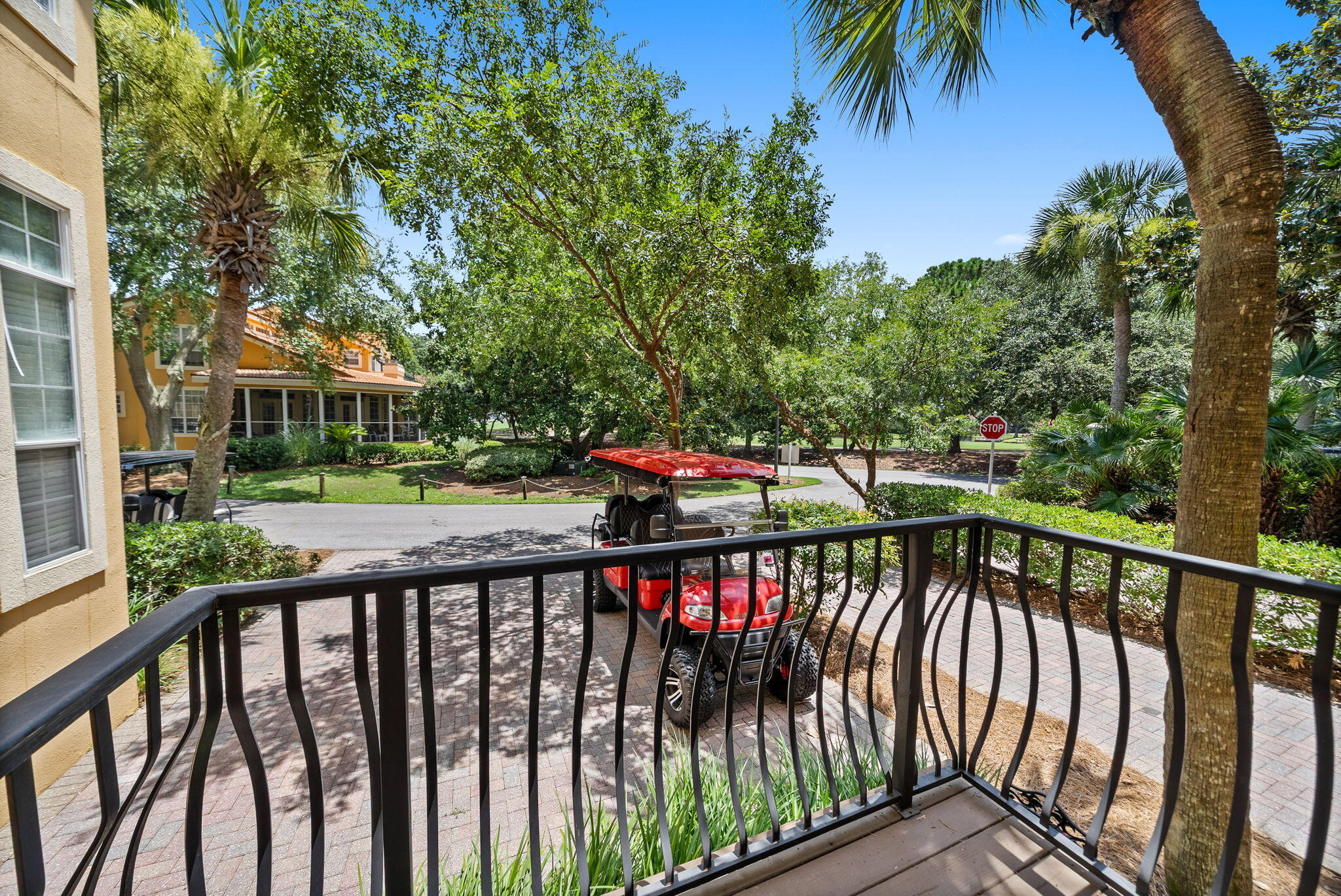 VANTAGE POINTE - Residential