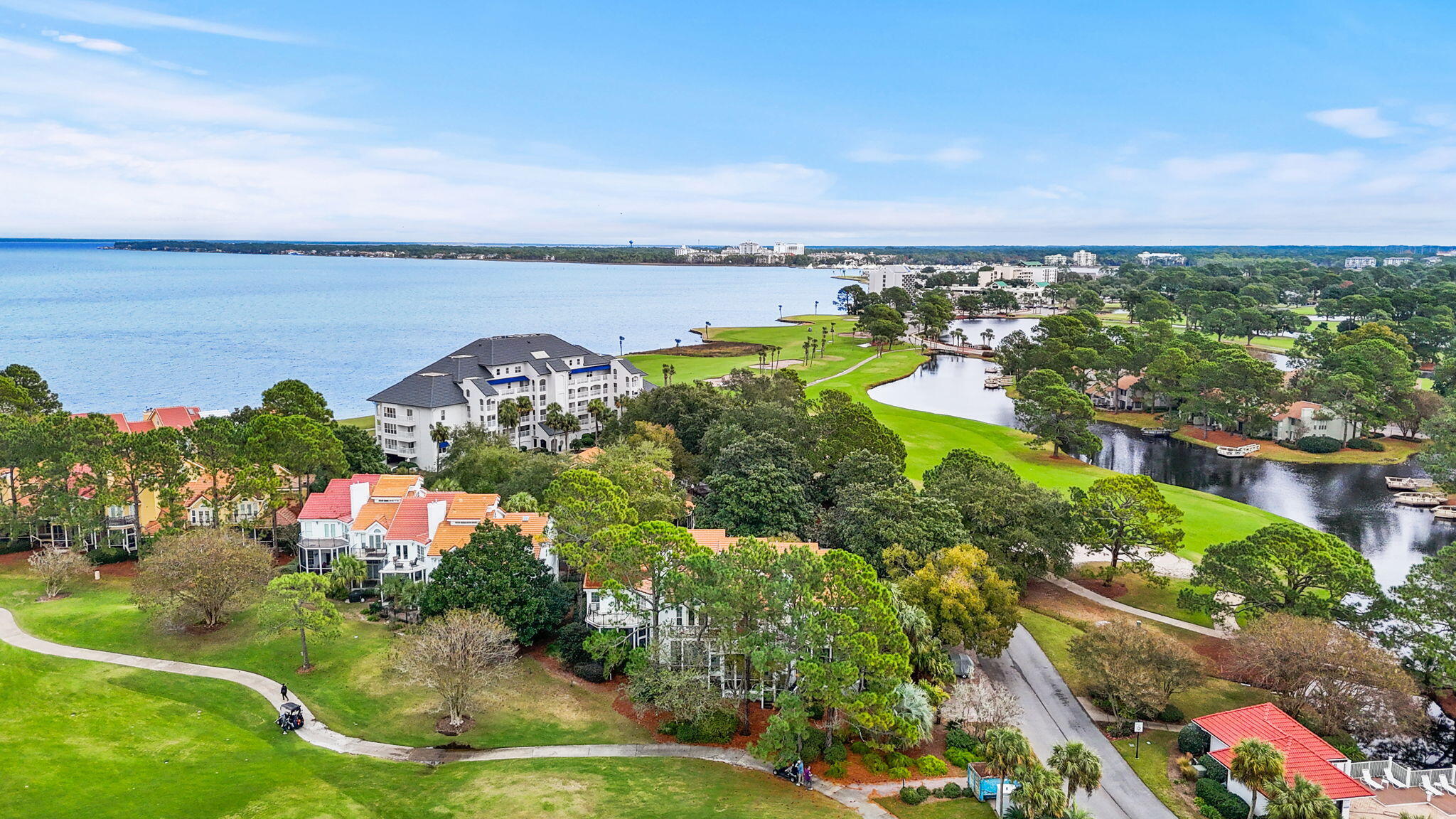 VANTAGE POINTE - Residential