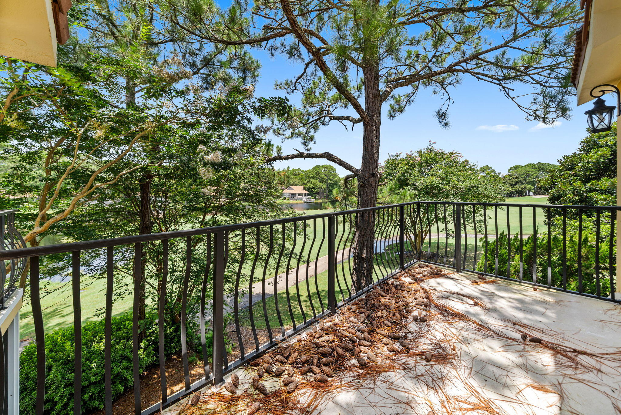 VANTAGE POINTE - Residential