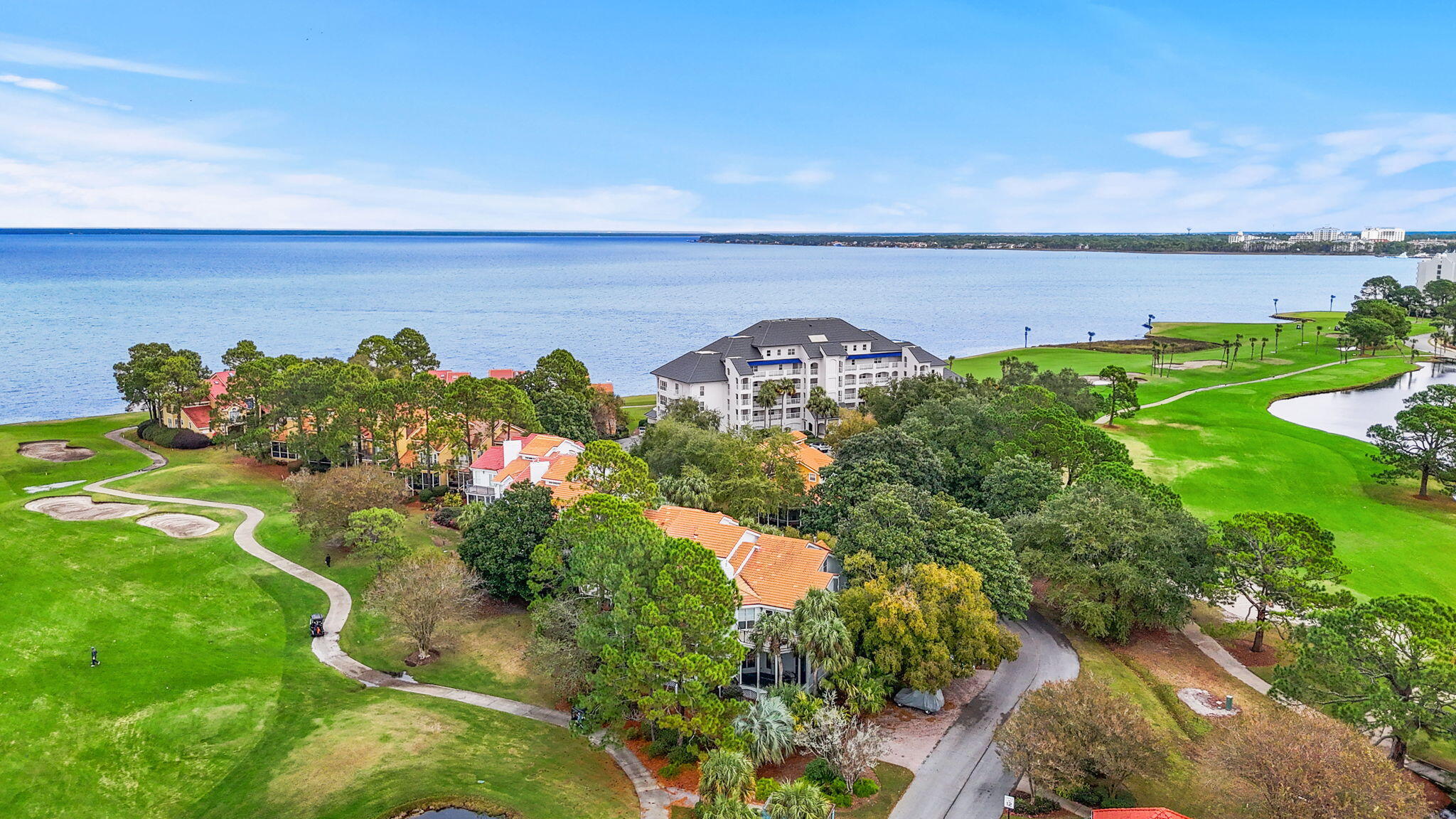 VANTAGE POINTE - Residential