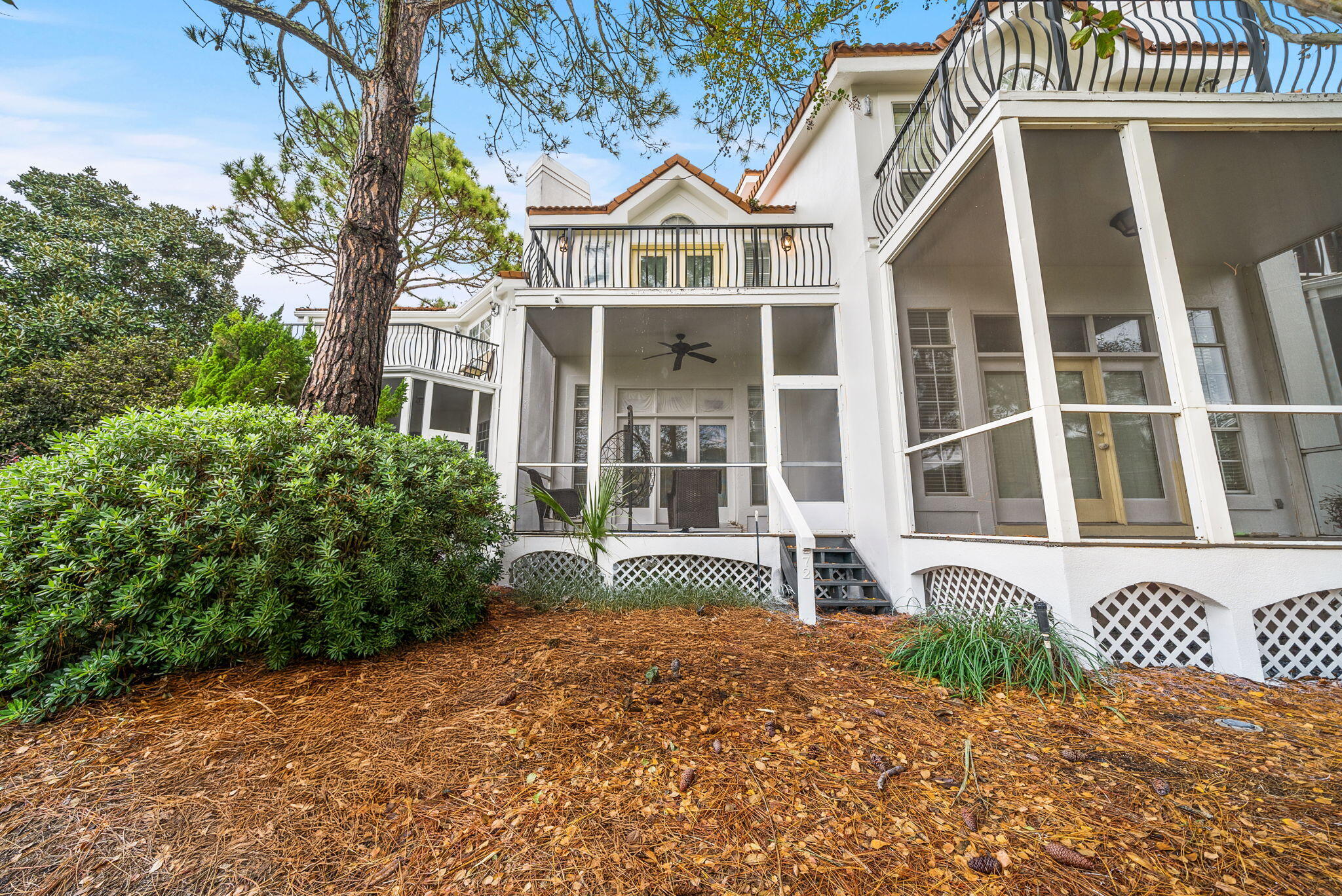 VANTAGE POINTE - Residential