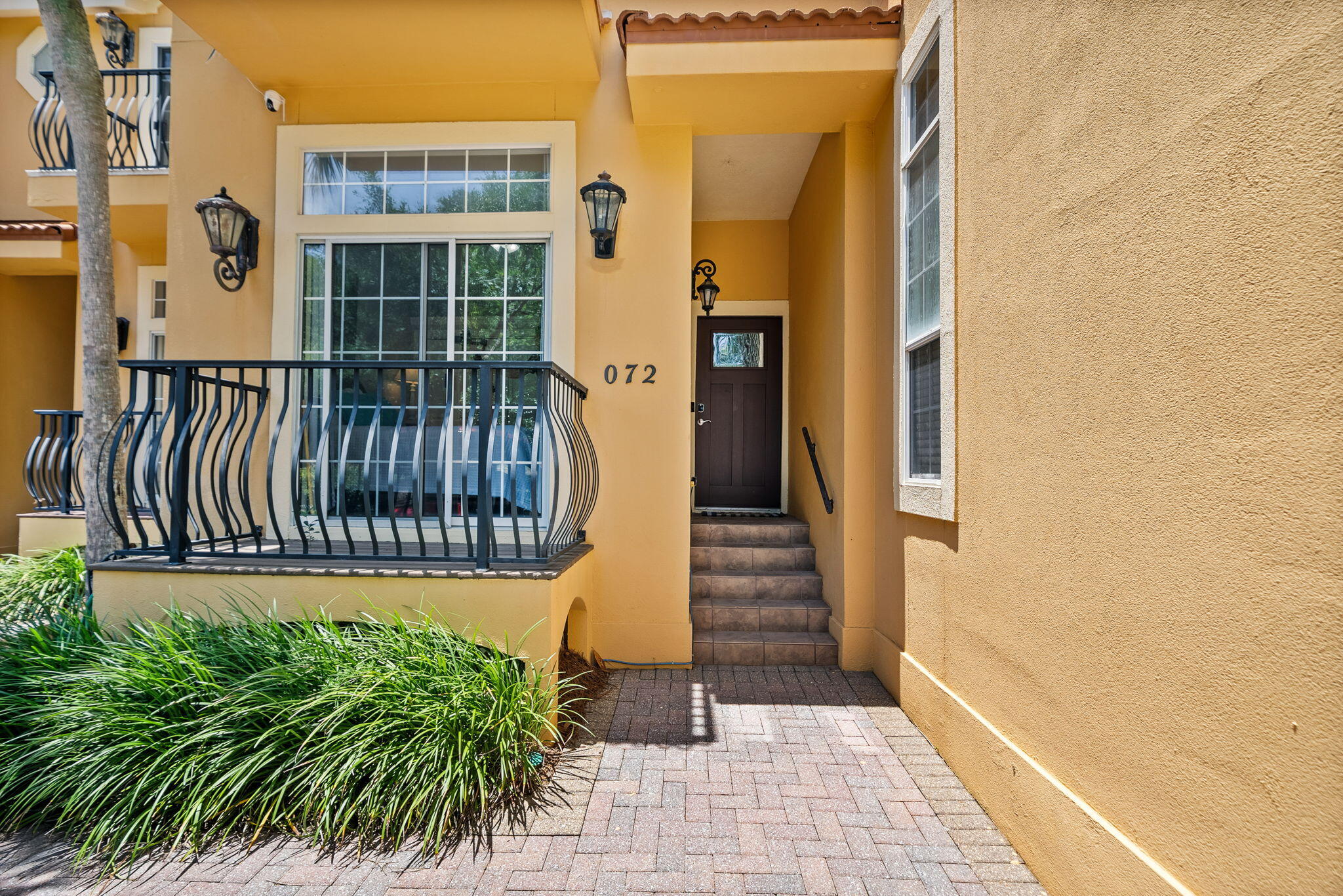VANTAGE POINTE - Residential