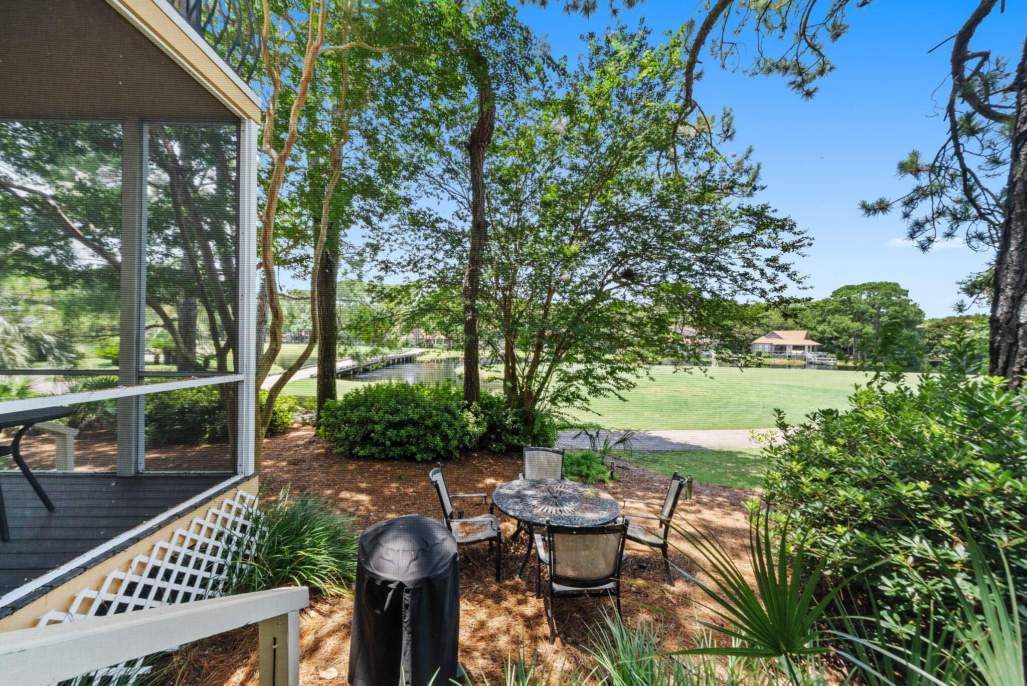 VANTAGE POINTE - Residential