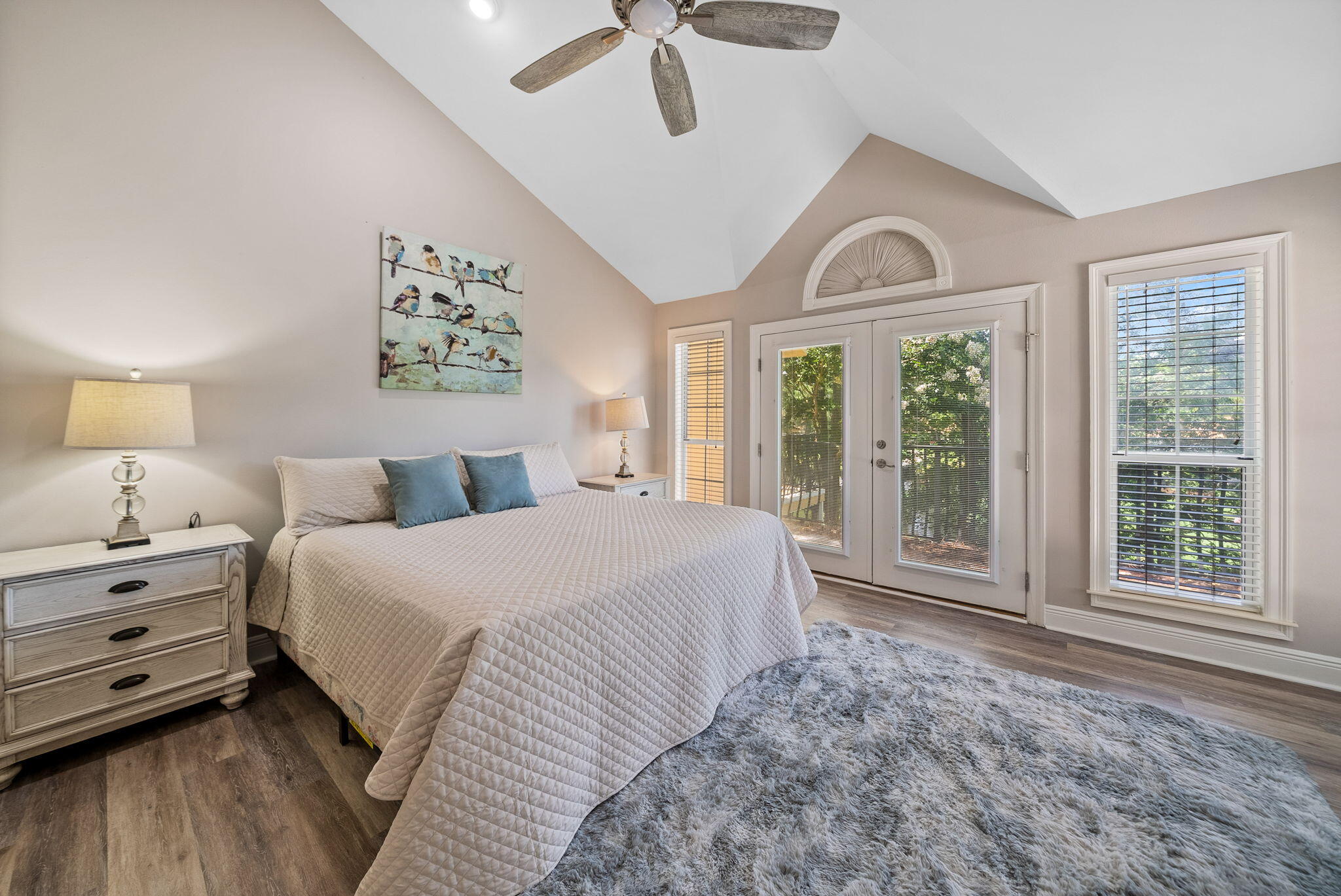 VANTAGE POINTE - Residential
