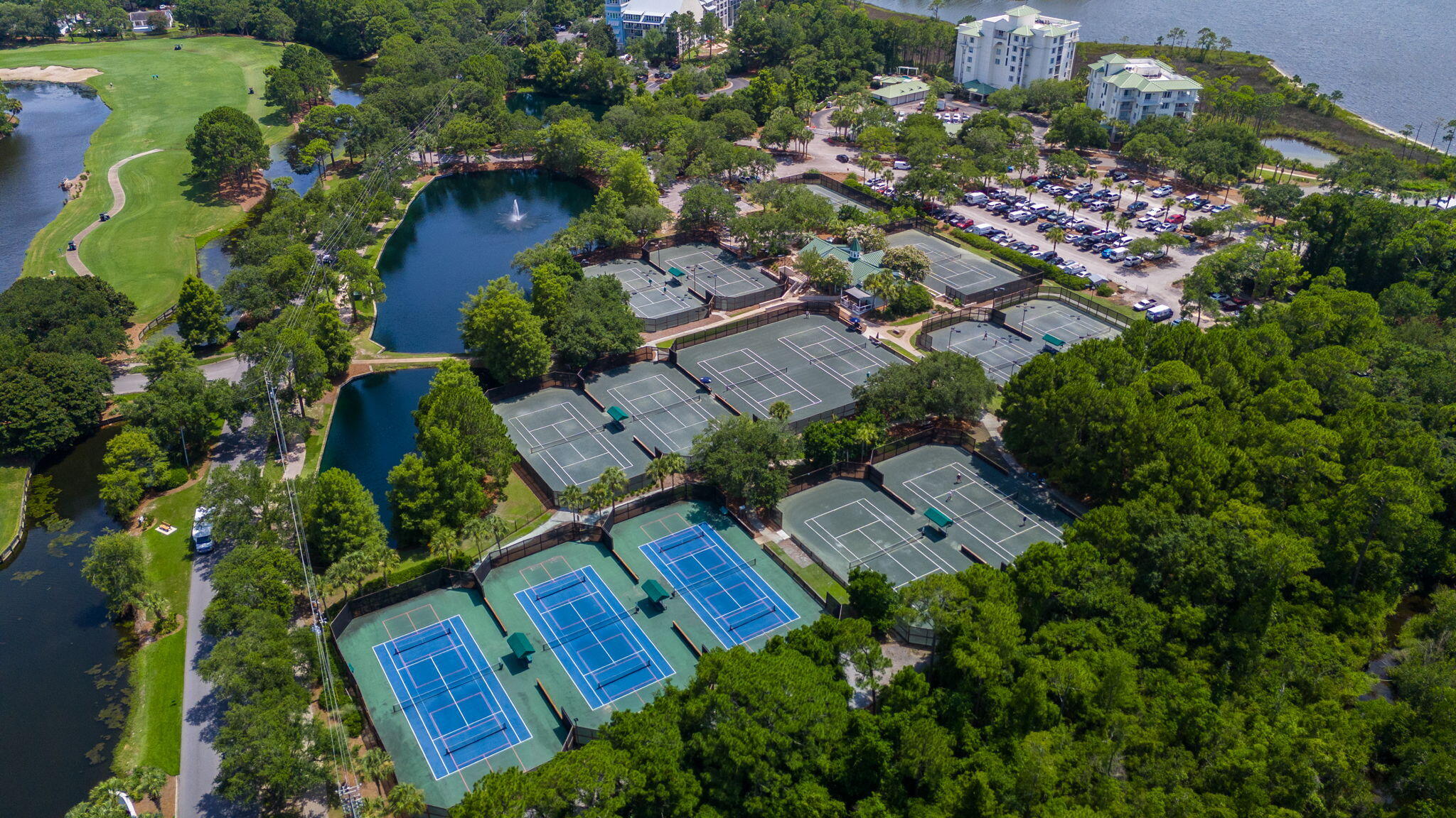 VANTAGE POINTE - Residential
