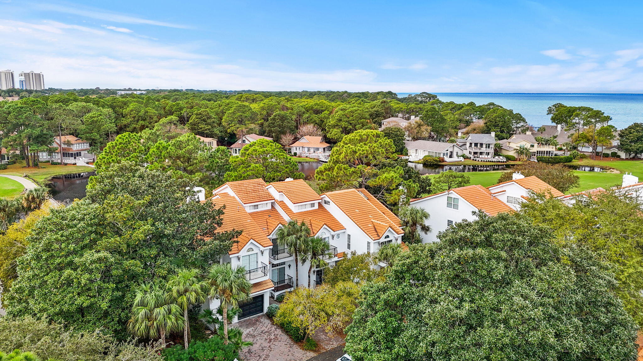 VANTAGE POINTE - Residential