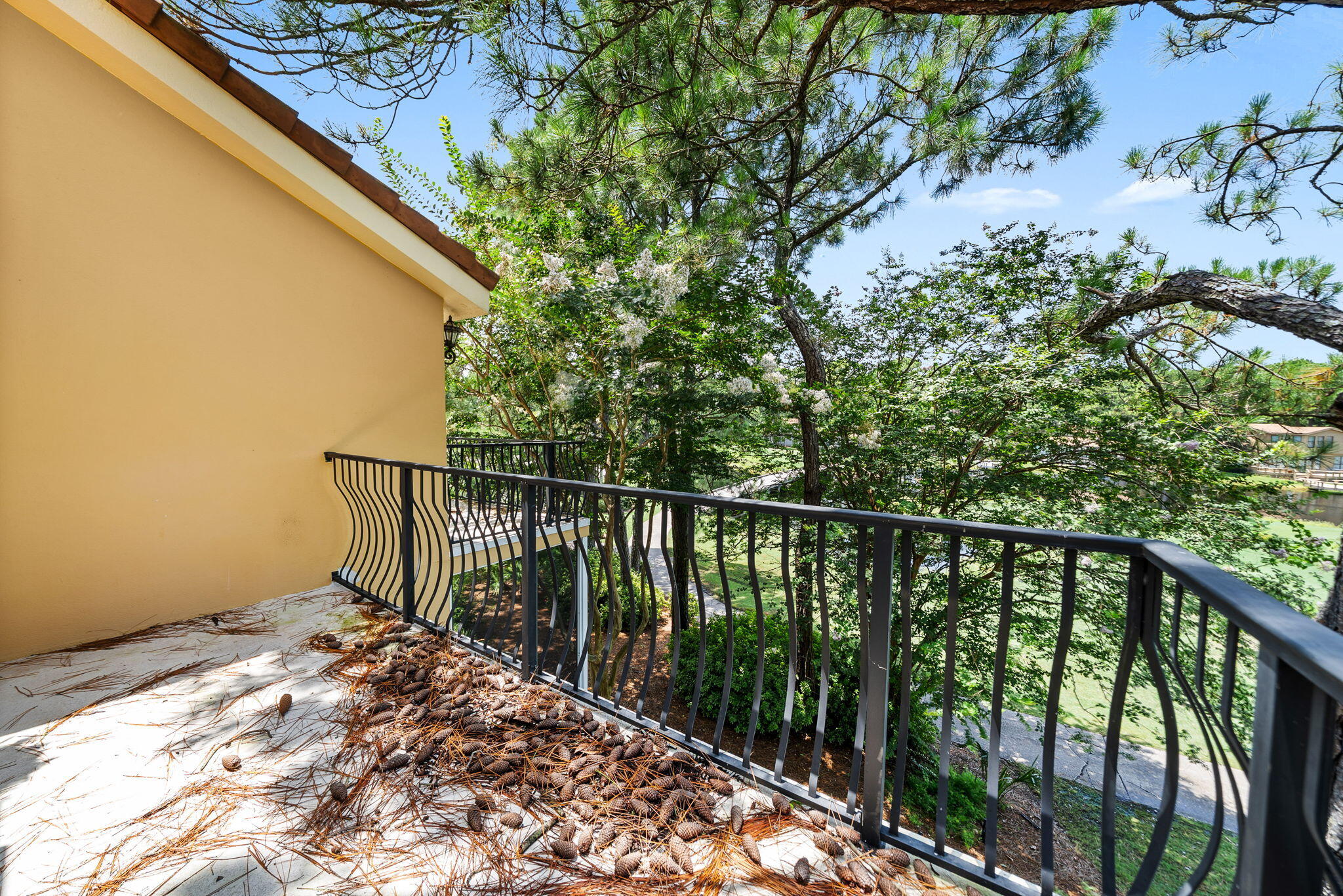 VANTAGE POINTE - Residential