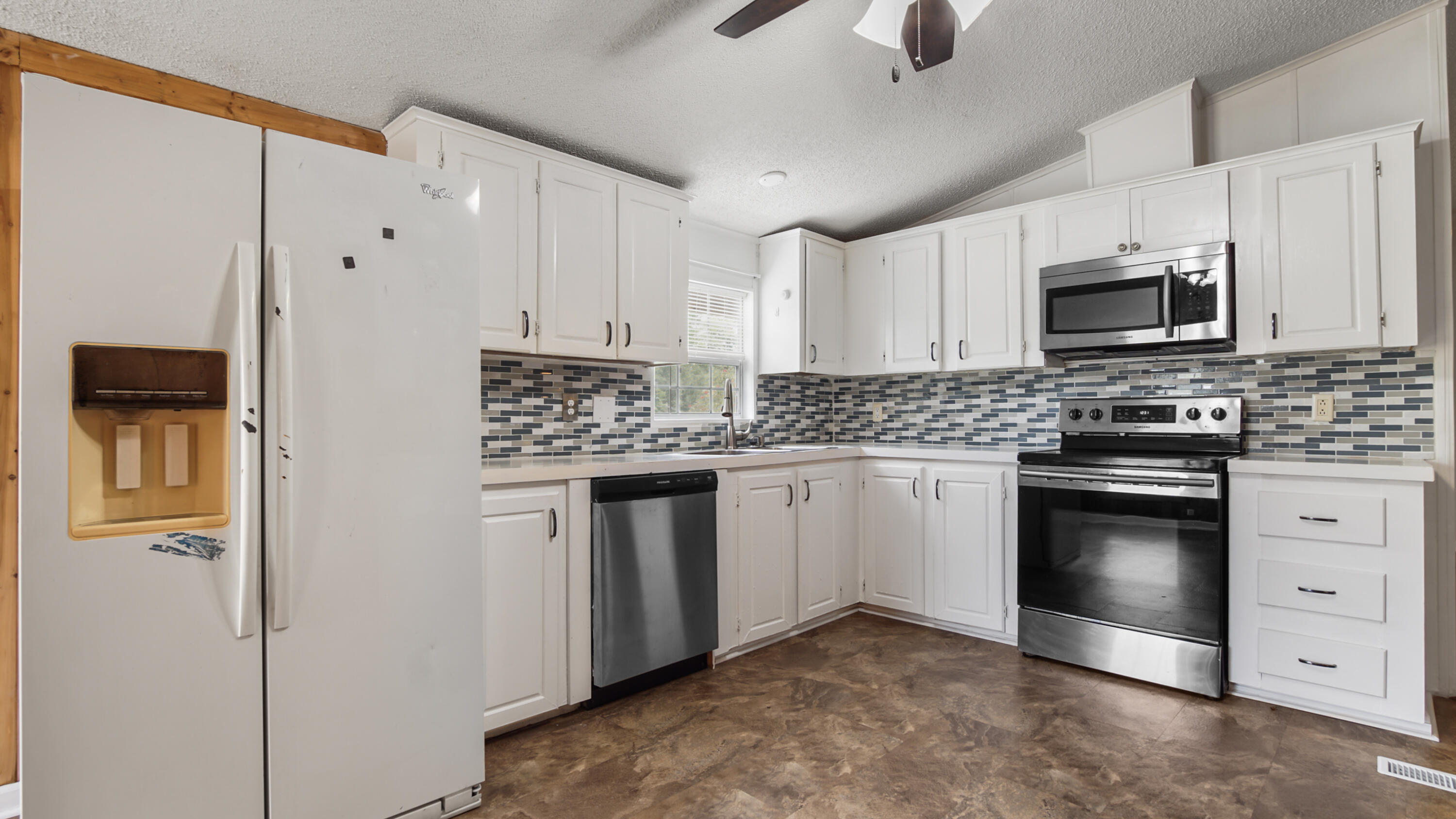 NO RECORDED SUBDIVISION - Residential