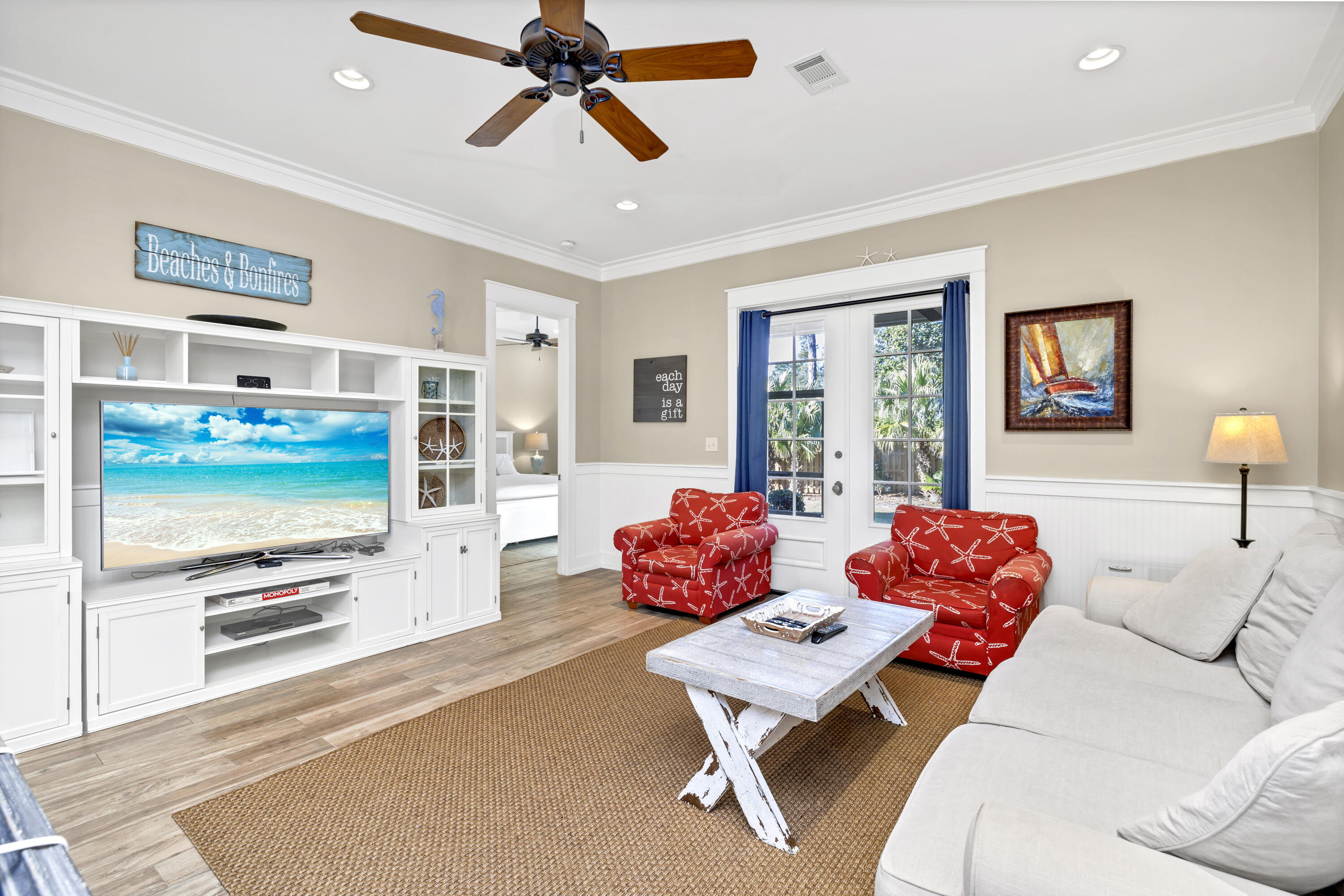 BUNGALOS AT SANDESTIN - Residential