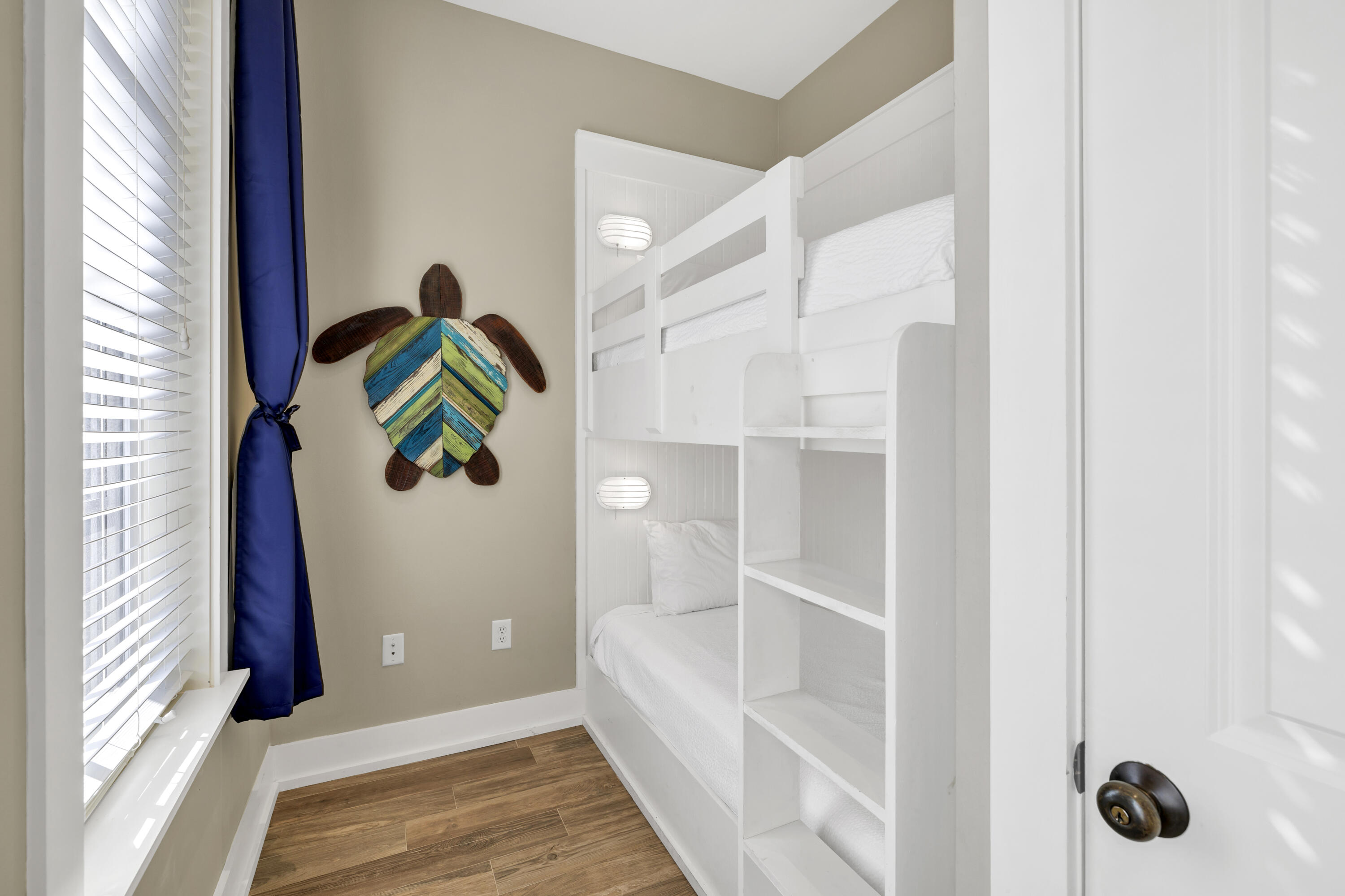 BUNGALOS AT SANDESTIN - Residential