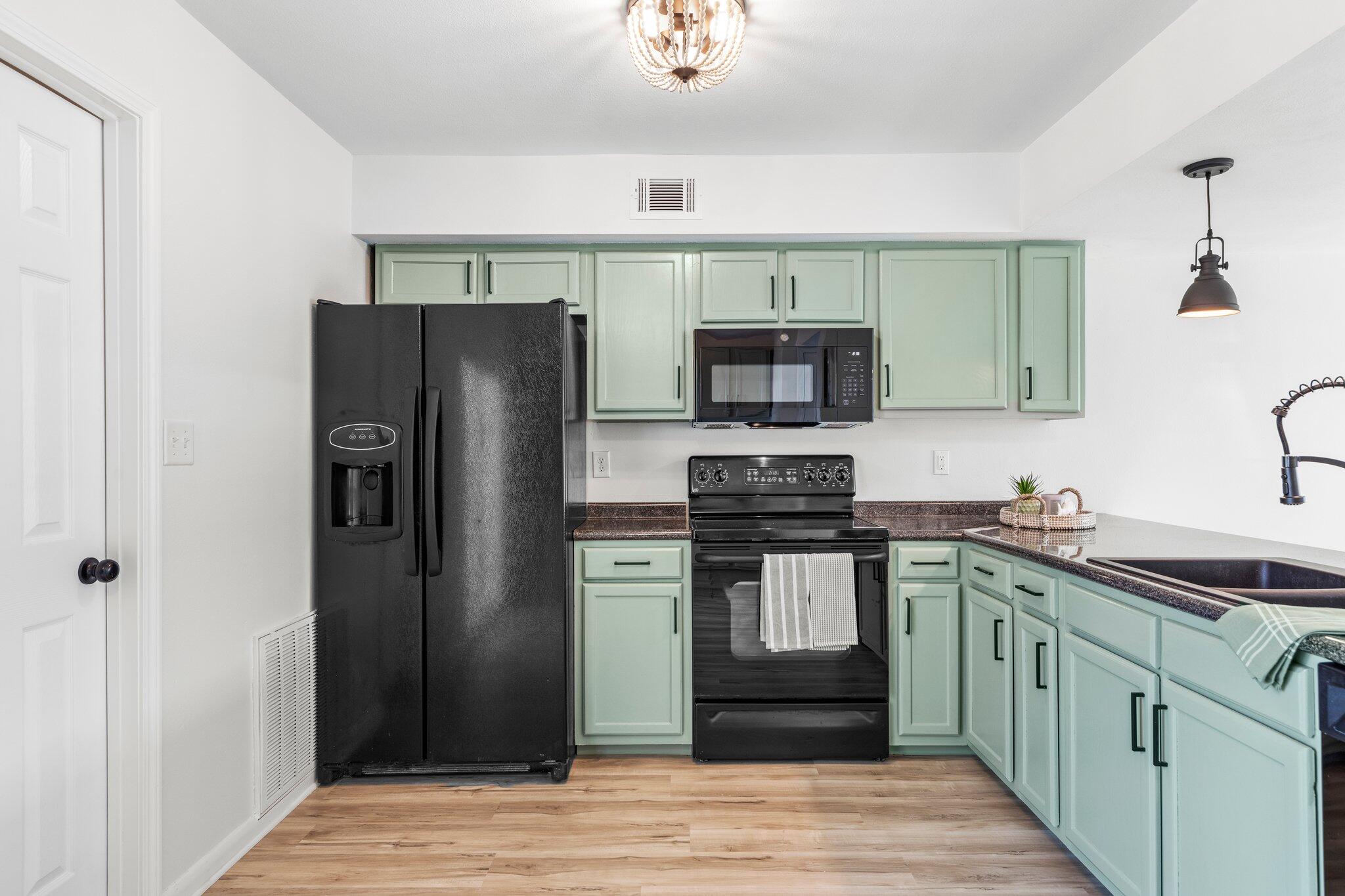 VIKING MANOR PH 1 - Residential