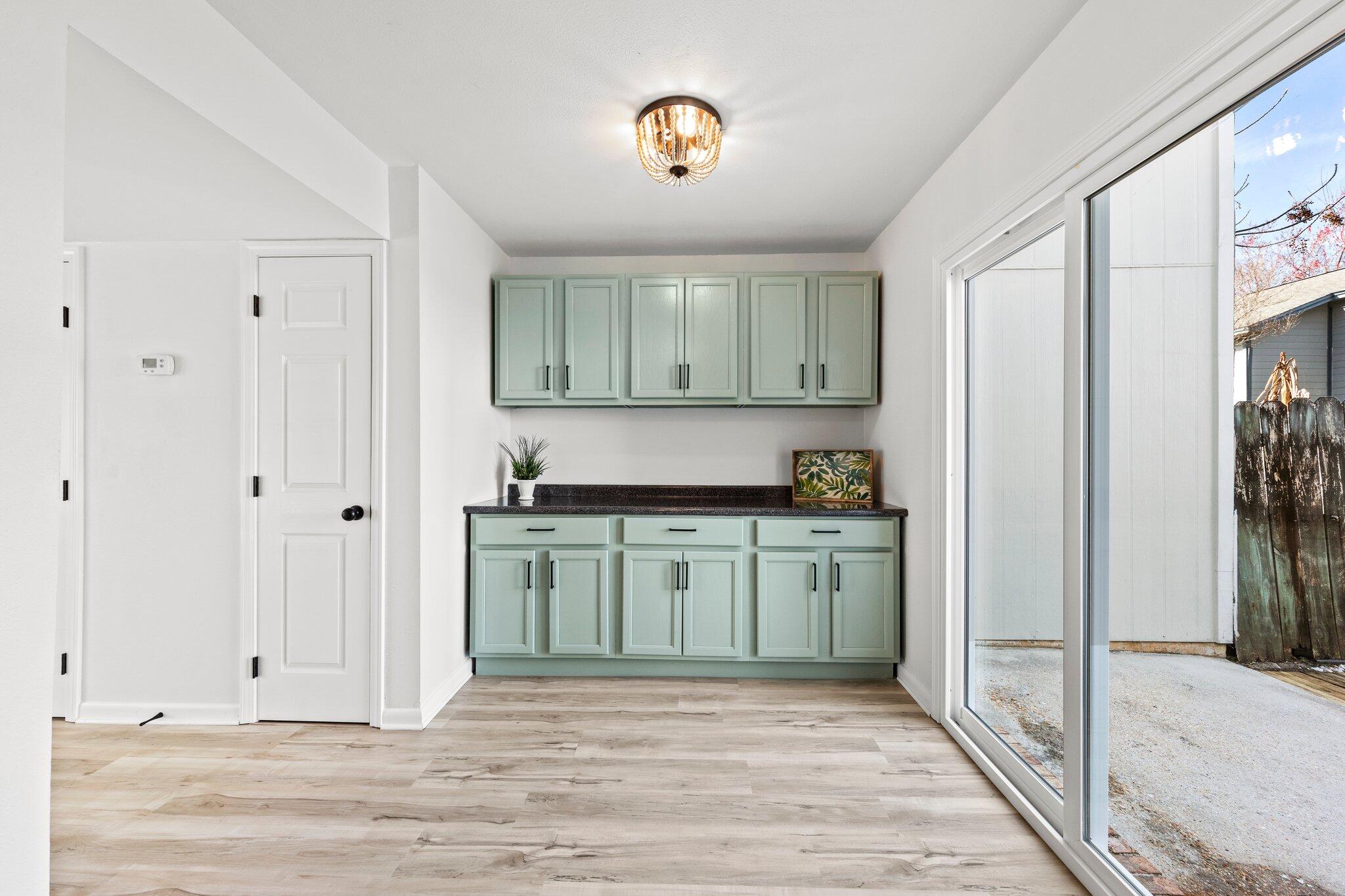 VIKING MANOR PH 1 - Residential