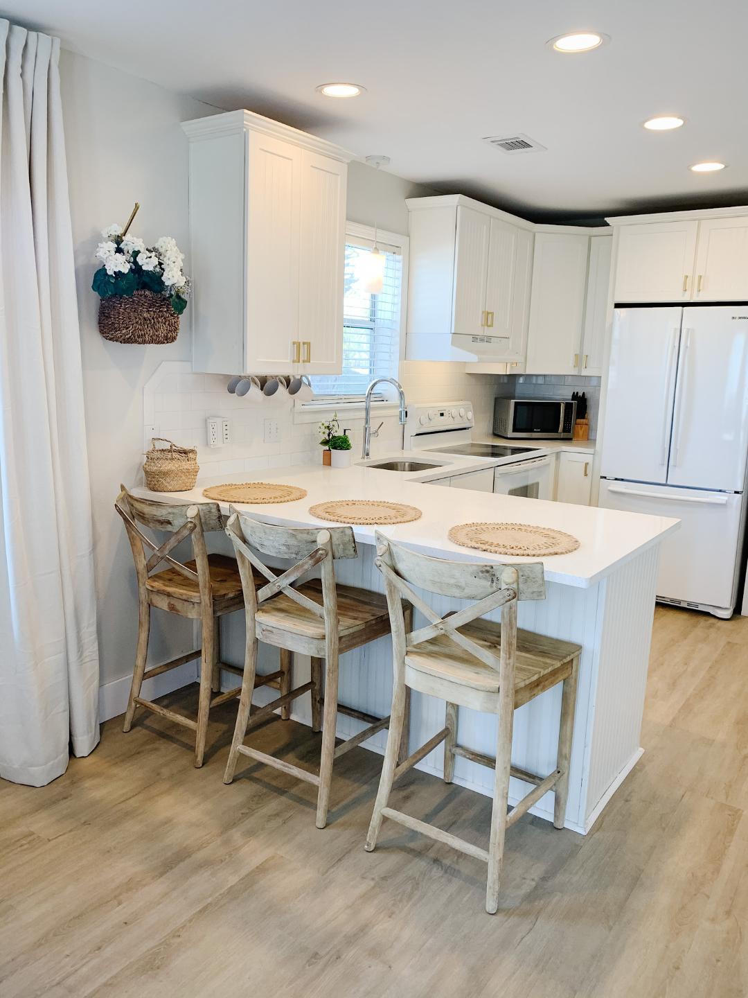 BEACHSIDE VILLAS CONDO - Residential