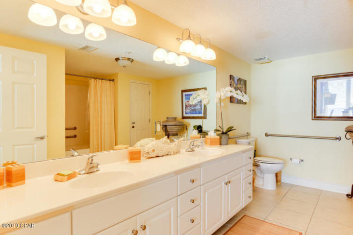 MAJESTIC BEACH TOWERS I - Residential