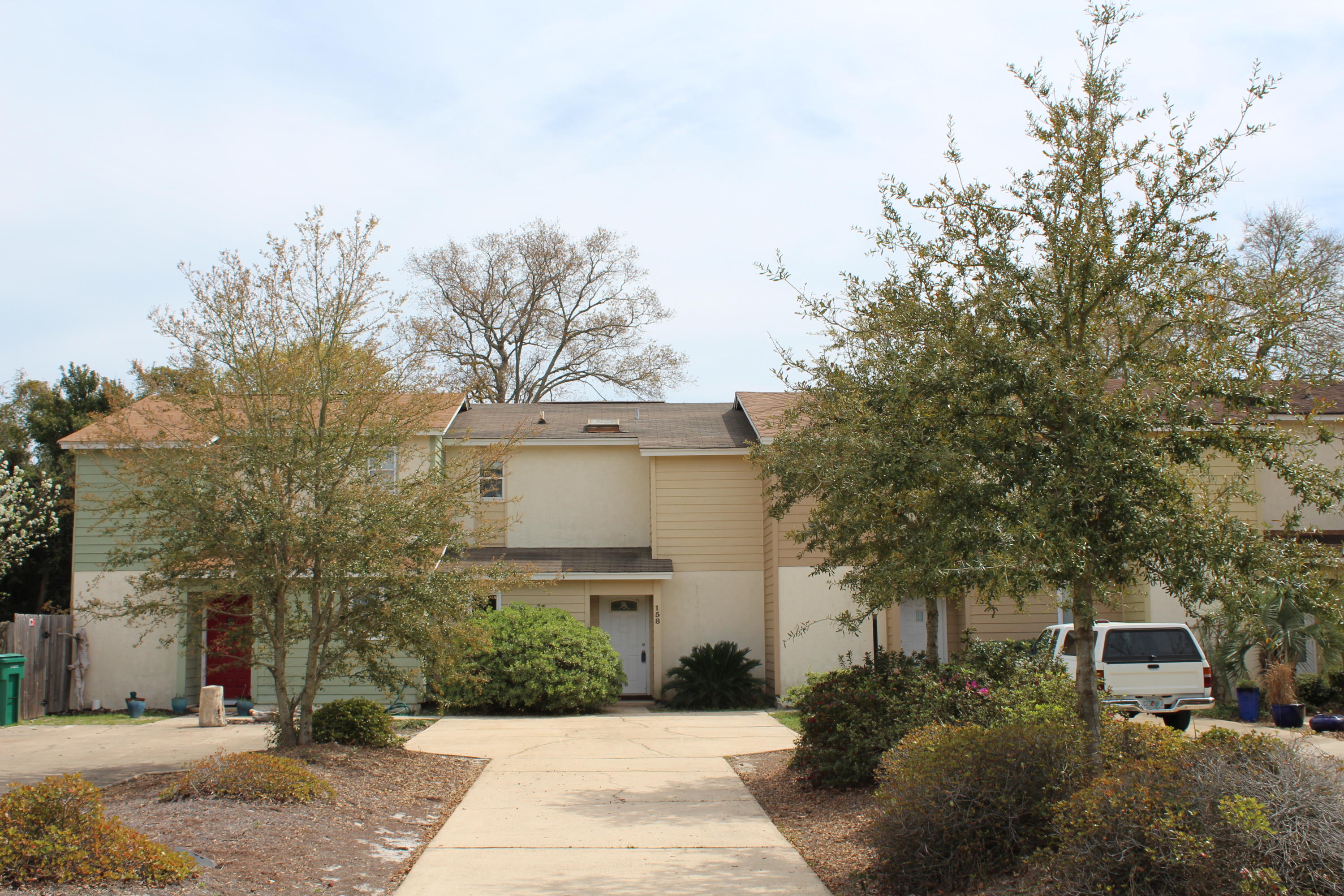 PINE RIDGE PARK - Residential