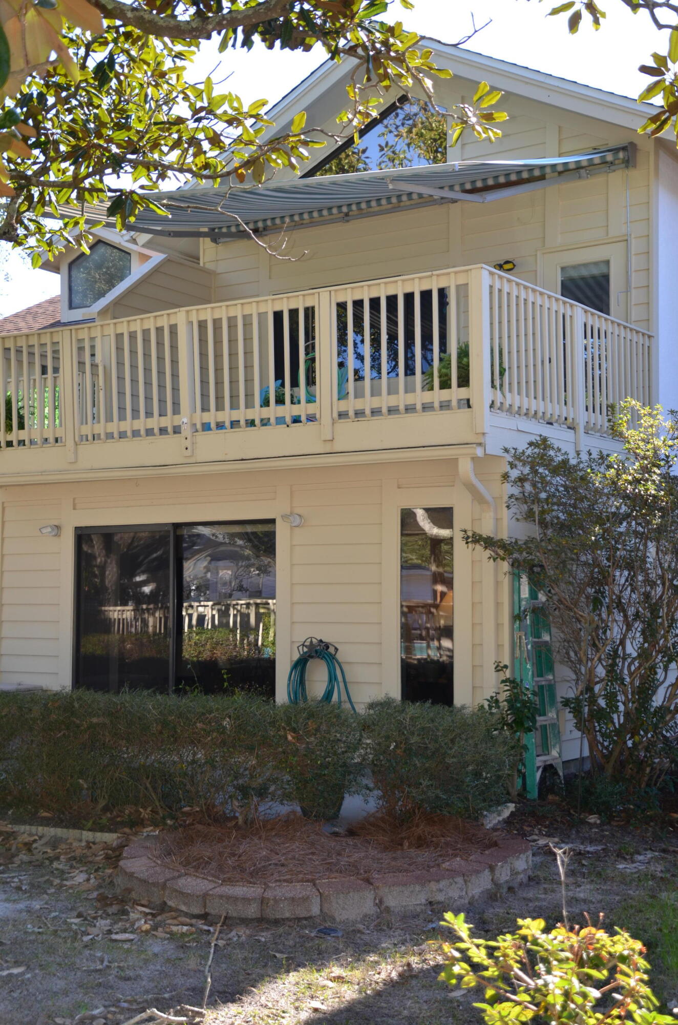 MAGNOLIA BAY CLUB - Residential